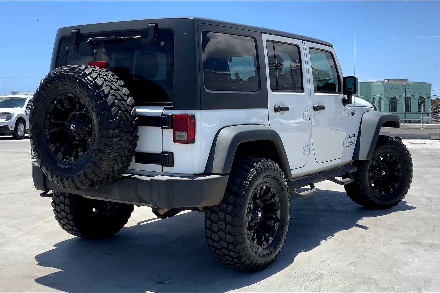 Thumbnail: 2016 Jeep Wrangler - 22
