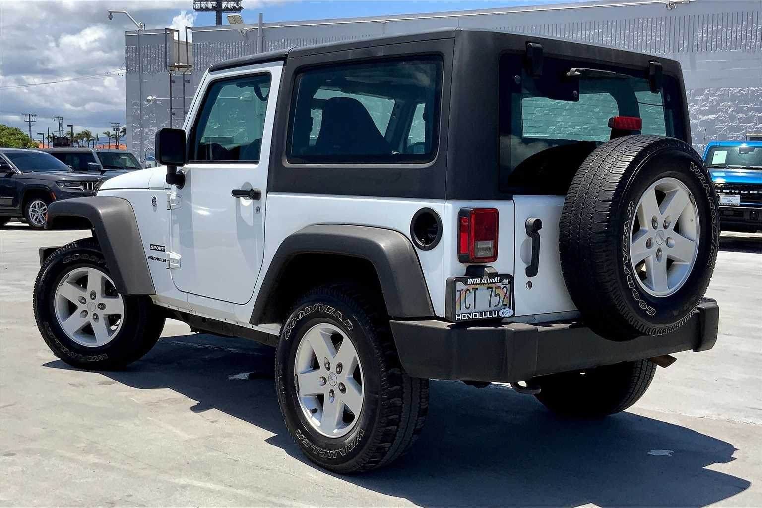 Thumbnail: 2017 Jeep Wrangler - 4