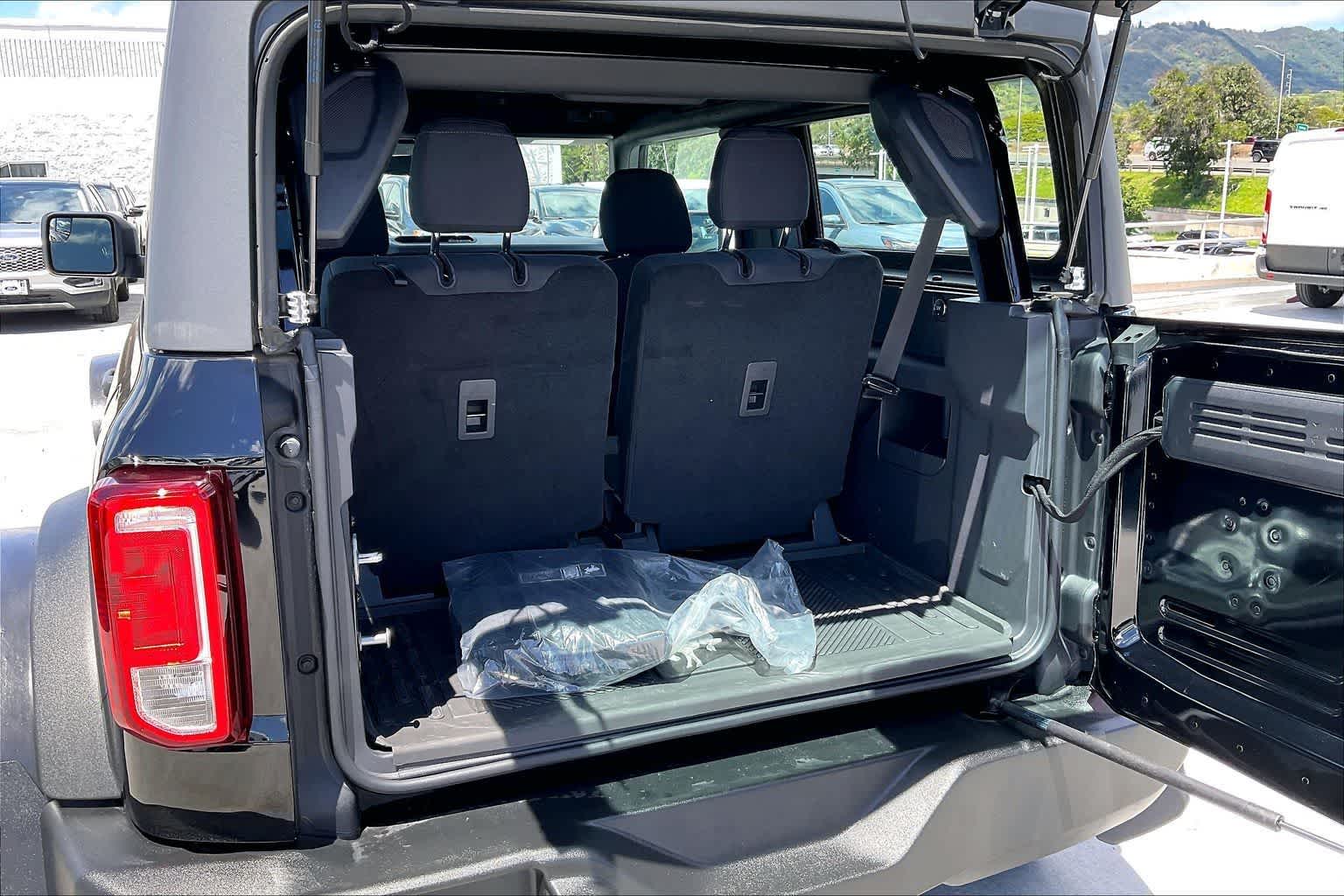 Thumbnail: 2022 Ford Bronco - 18