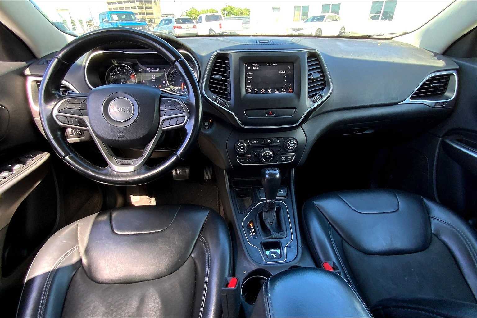 Thumbnail: 2019 Jeep Cherokee - 10