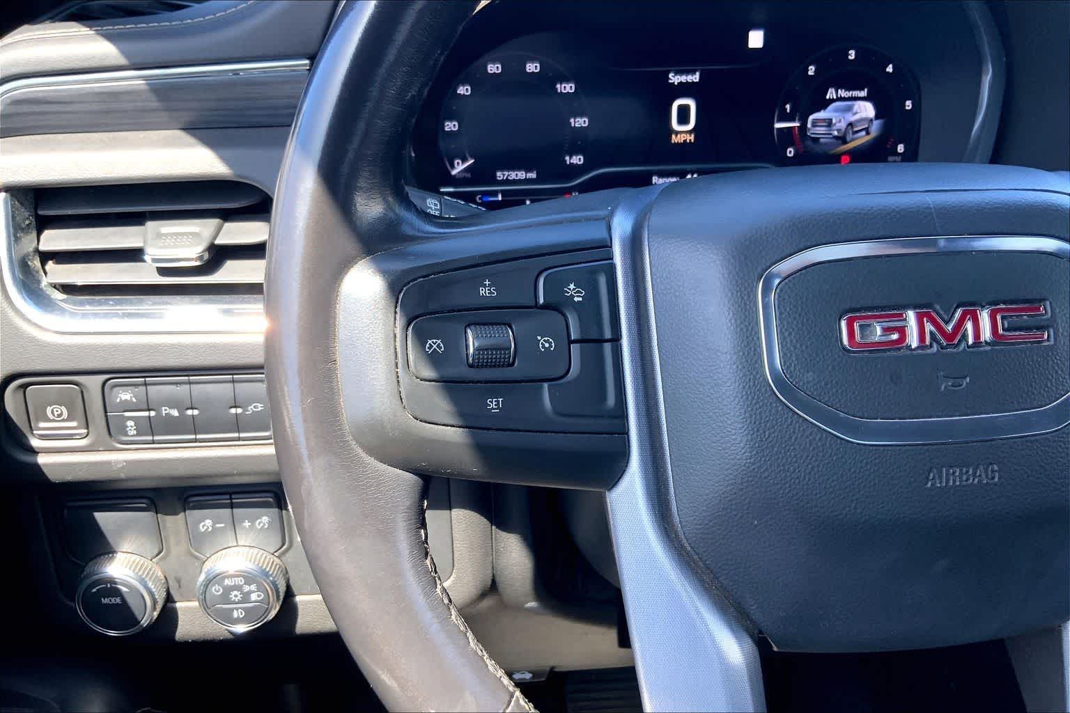 Thumbnail: 2022 GMC Yukon XL - 24