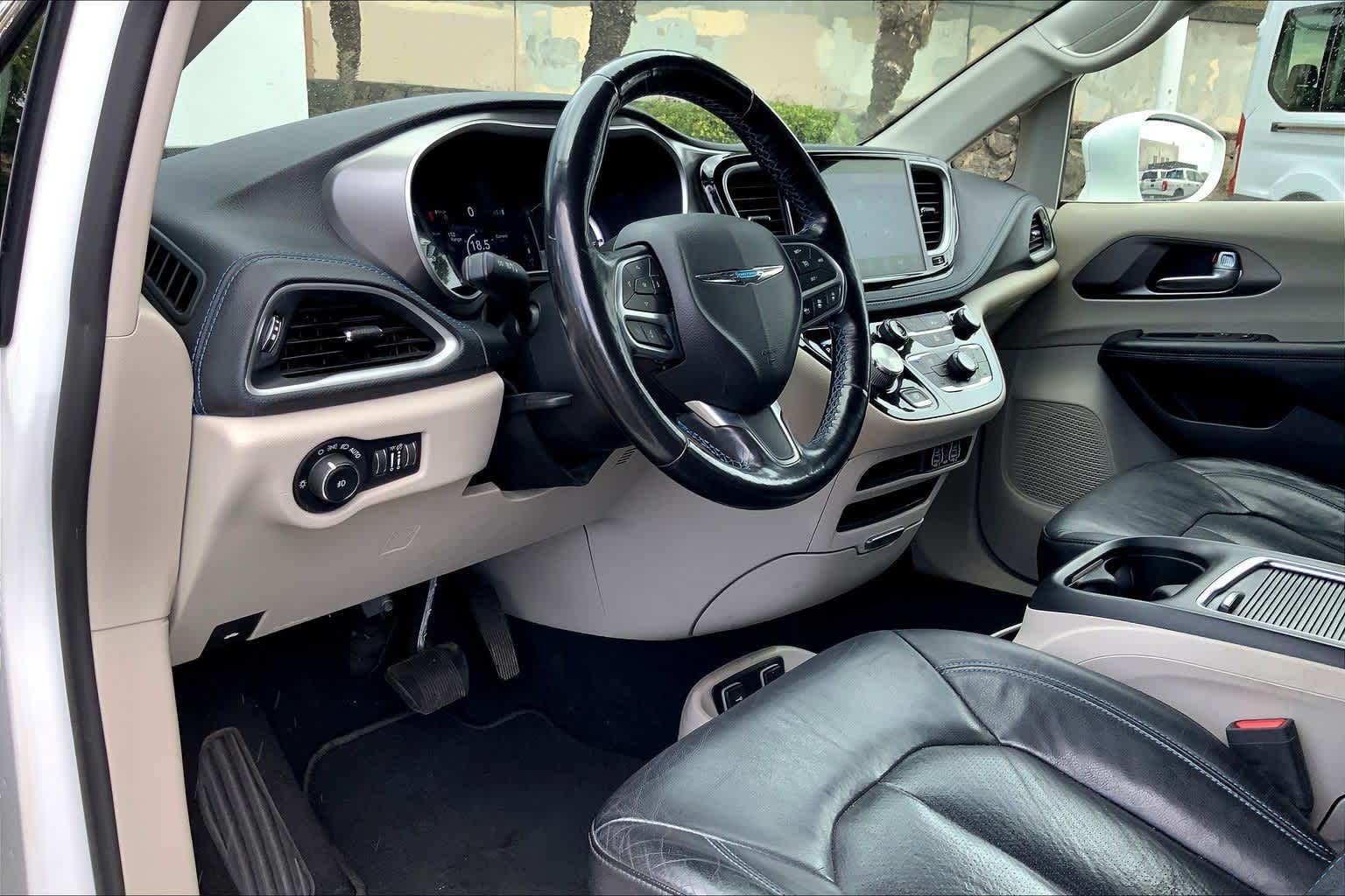Thumbnail: 2021 Chrysler Pacifica - 2