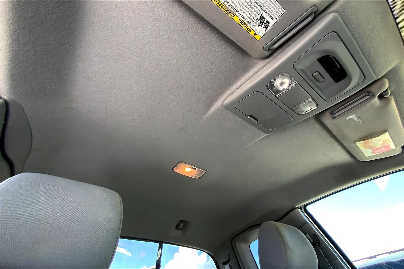 Thumbnail: 2005 Toyota Tacoma - 30