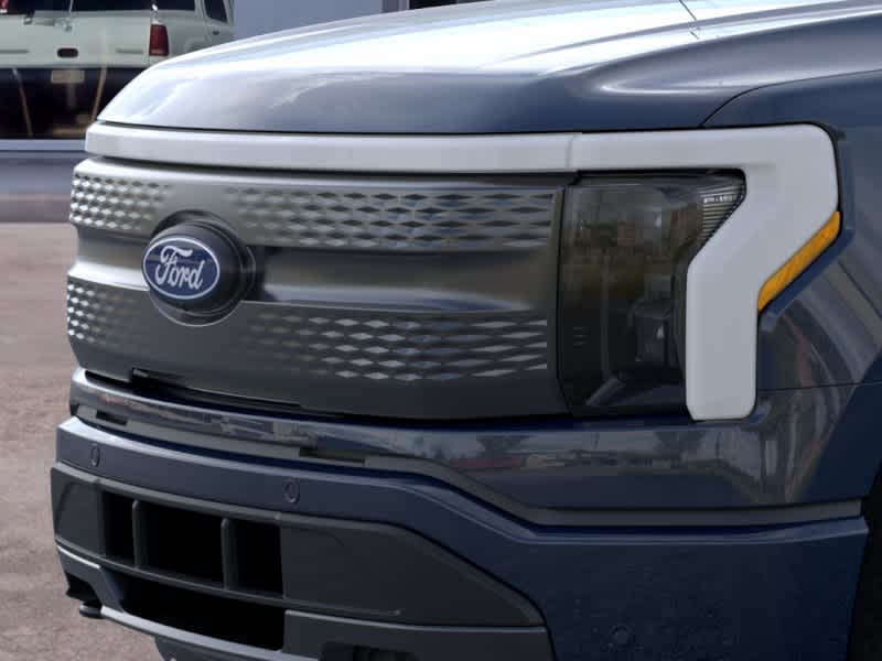 2025 Ford F-150 Lightning Flash - Photo 17
