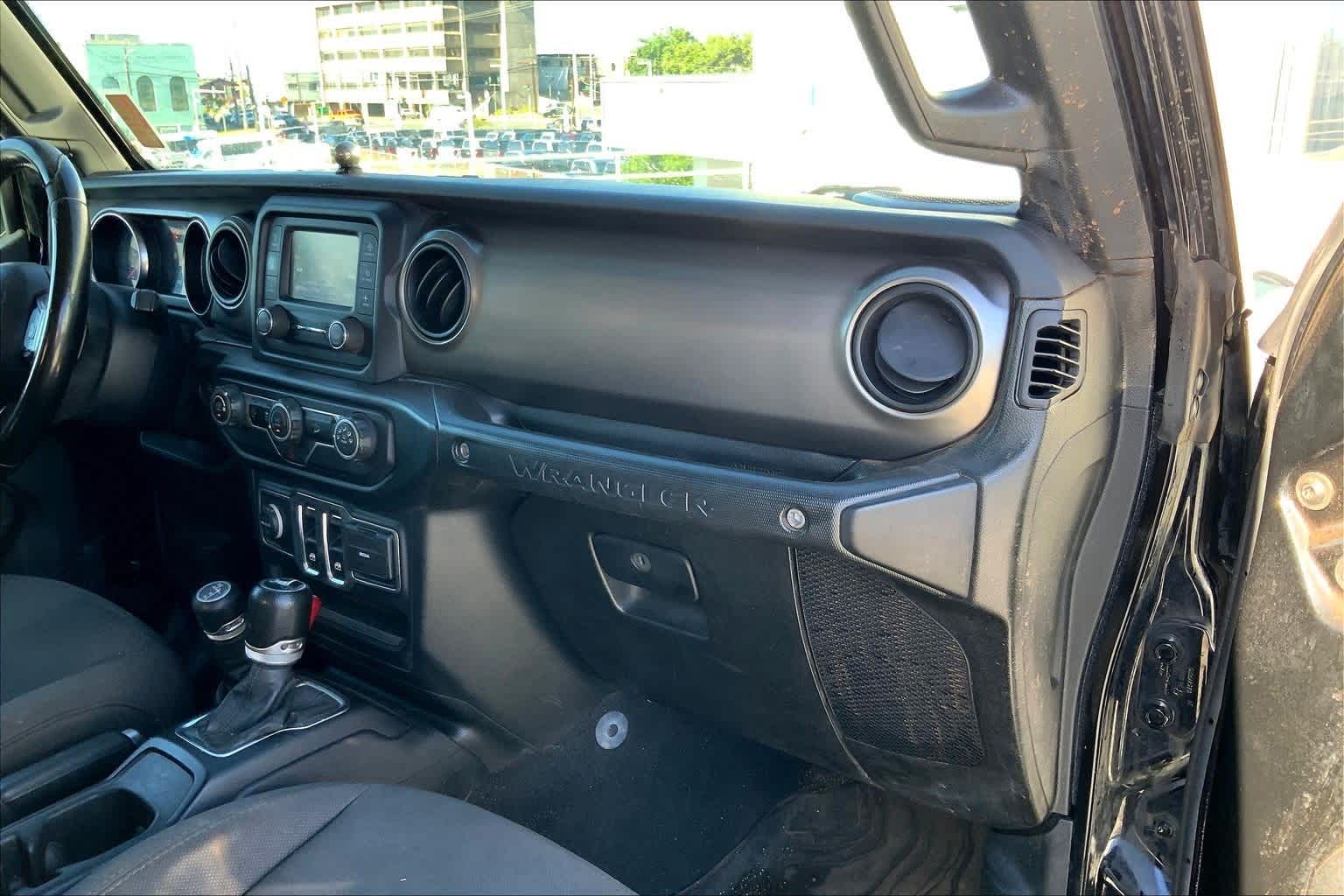 Thumbnail: 2020 Jeep Wrangler - 23