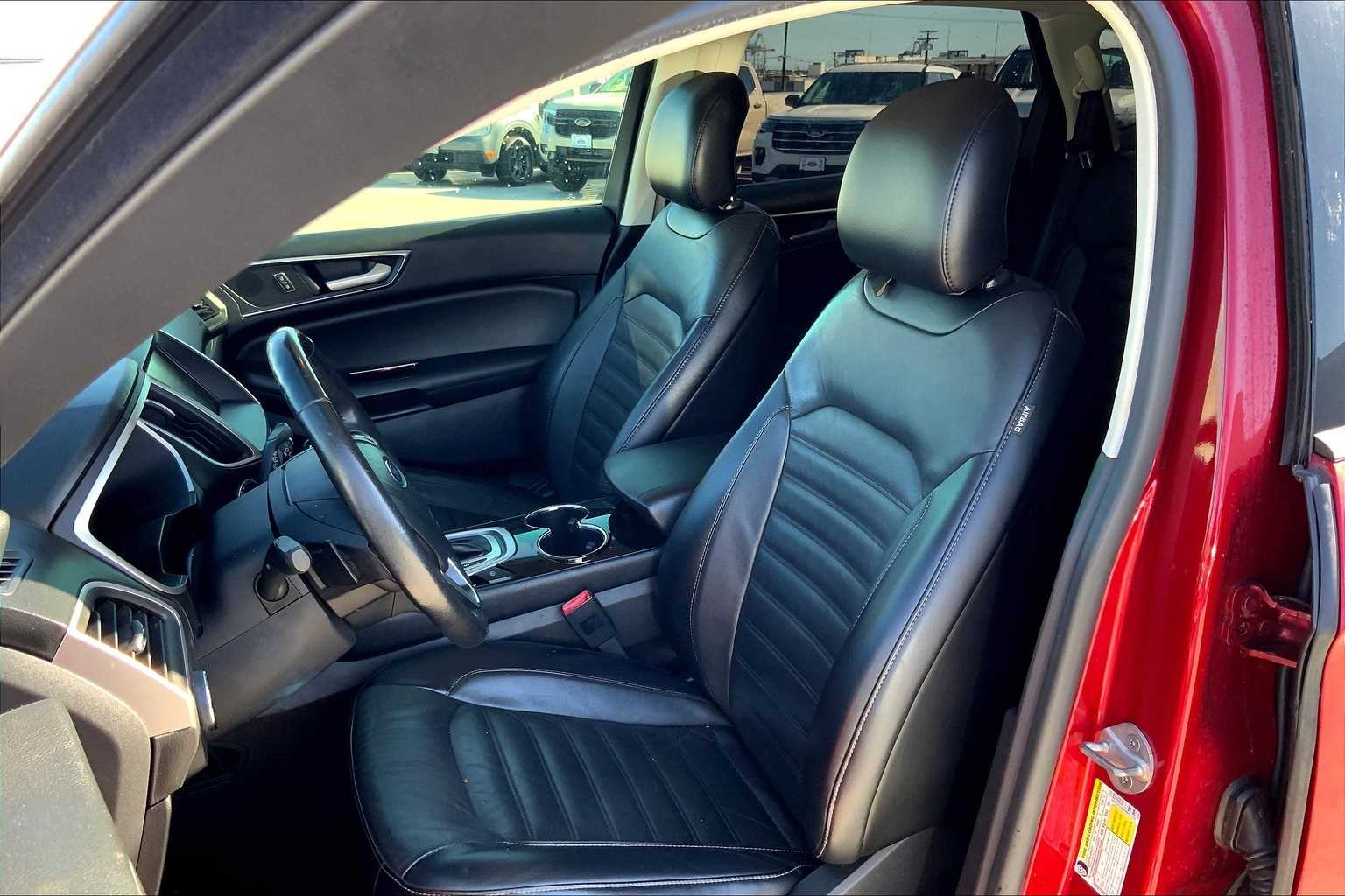 Thumbnail: 2015 Ford Edge - 11