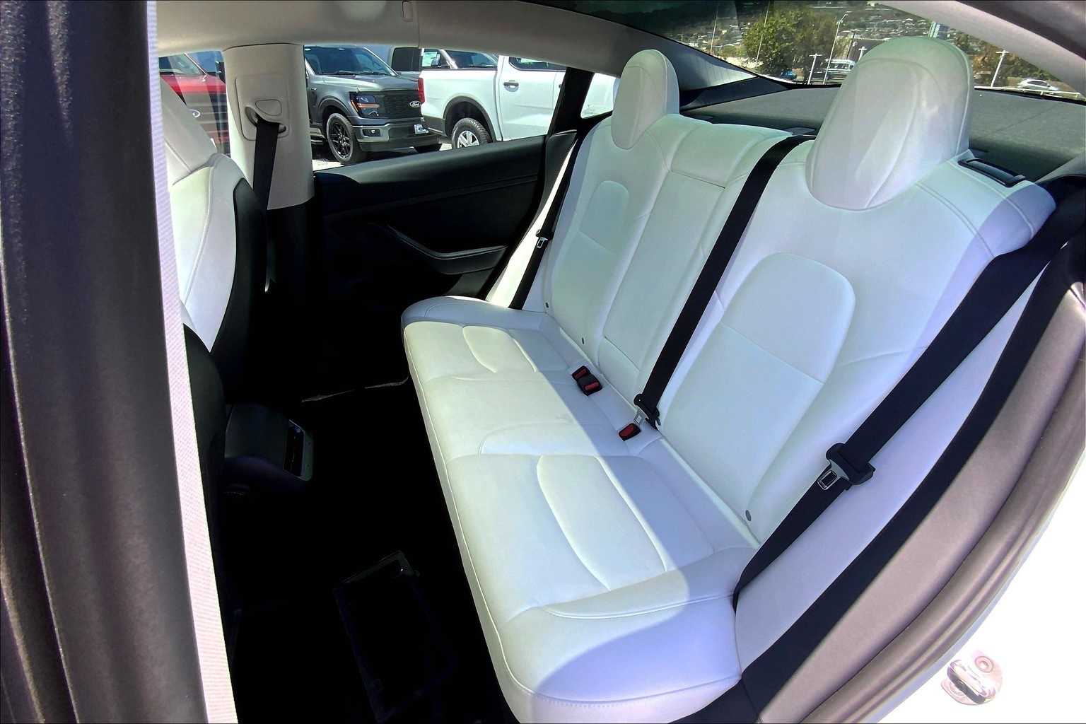 Thumbnail: 2023 Tesla Model 3 - 29