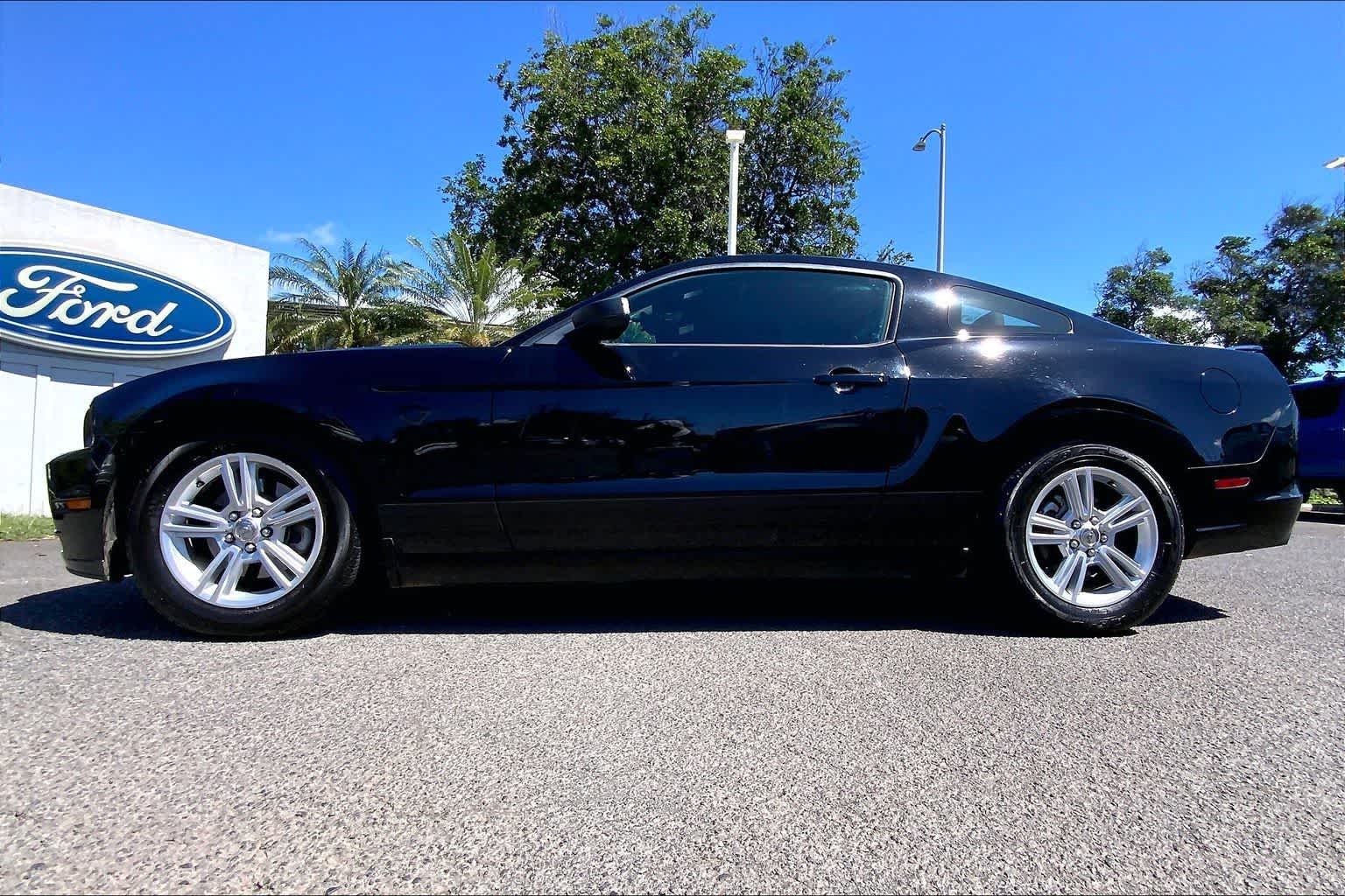 Thumbnail: 2013 Ford Mustang - 3