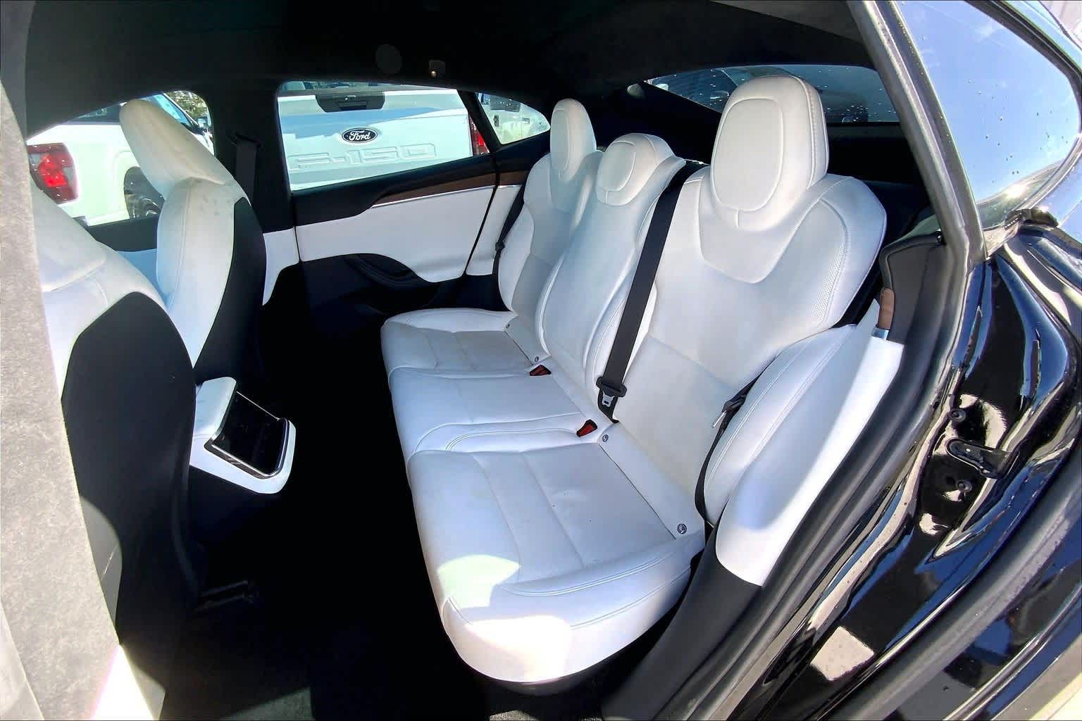 Thumbnail: 2022 Tesla Model S - 29