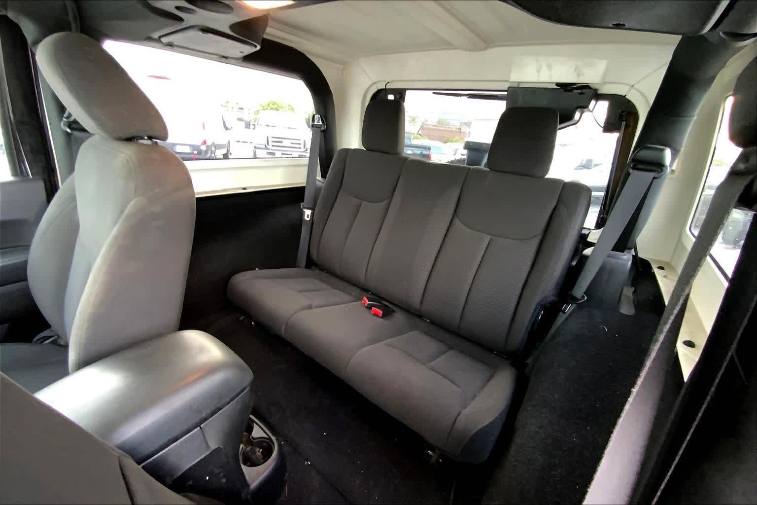 Thumbnail: 2015 Jeep Wrangler - 29