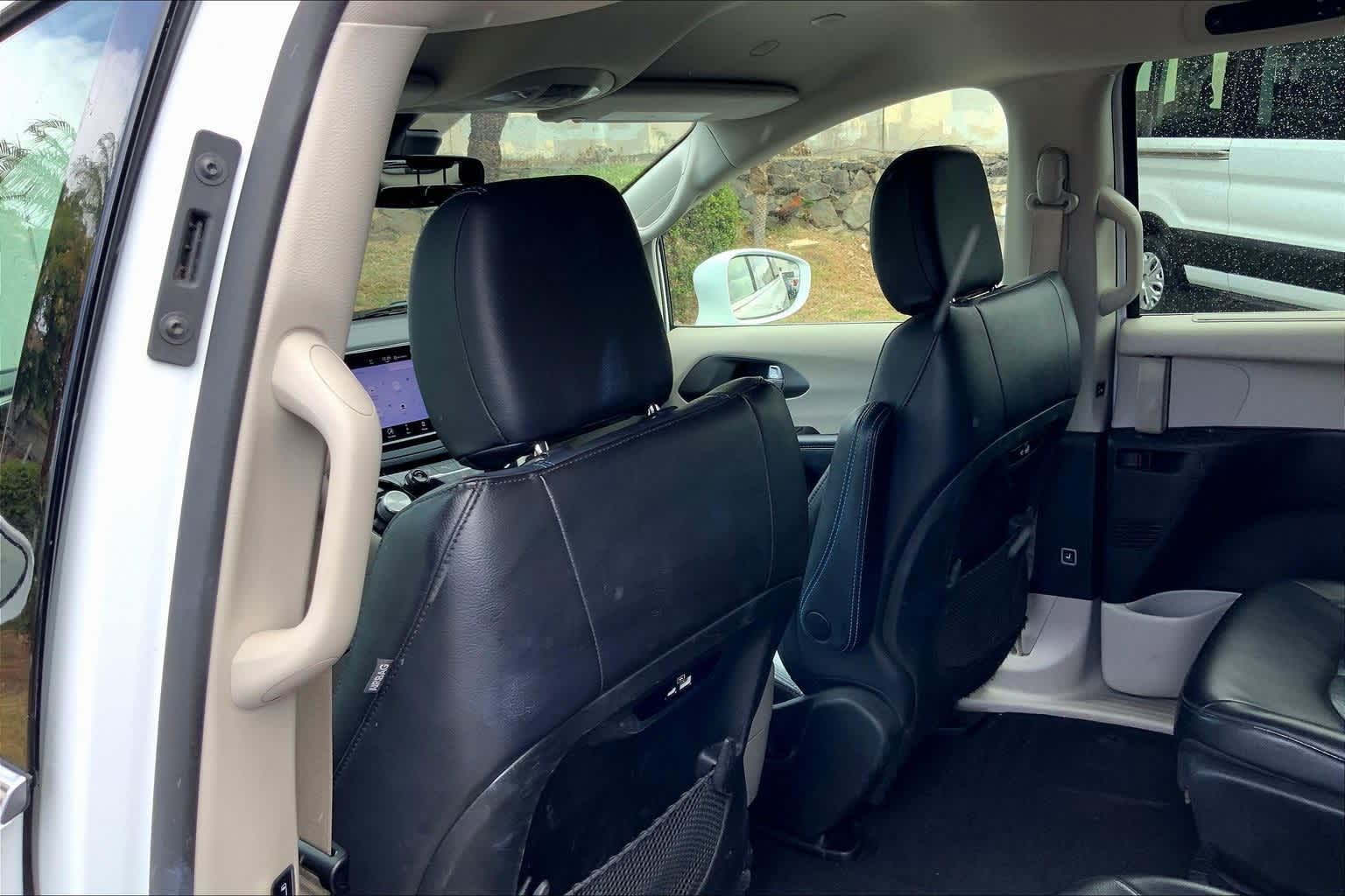 Thumbnail: 2021 Chrysler Pacifica - 12