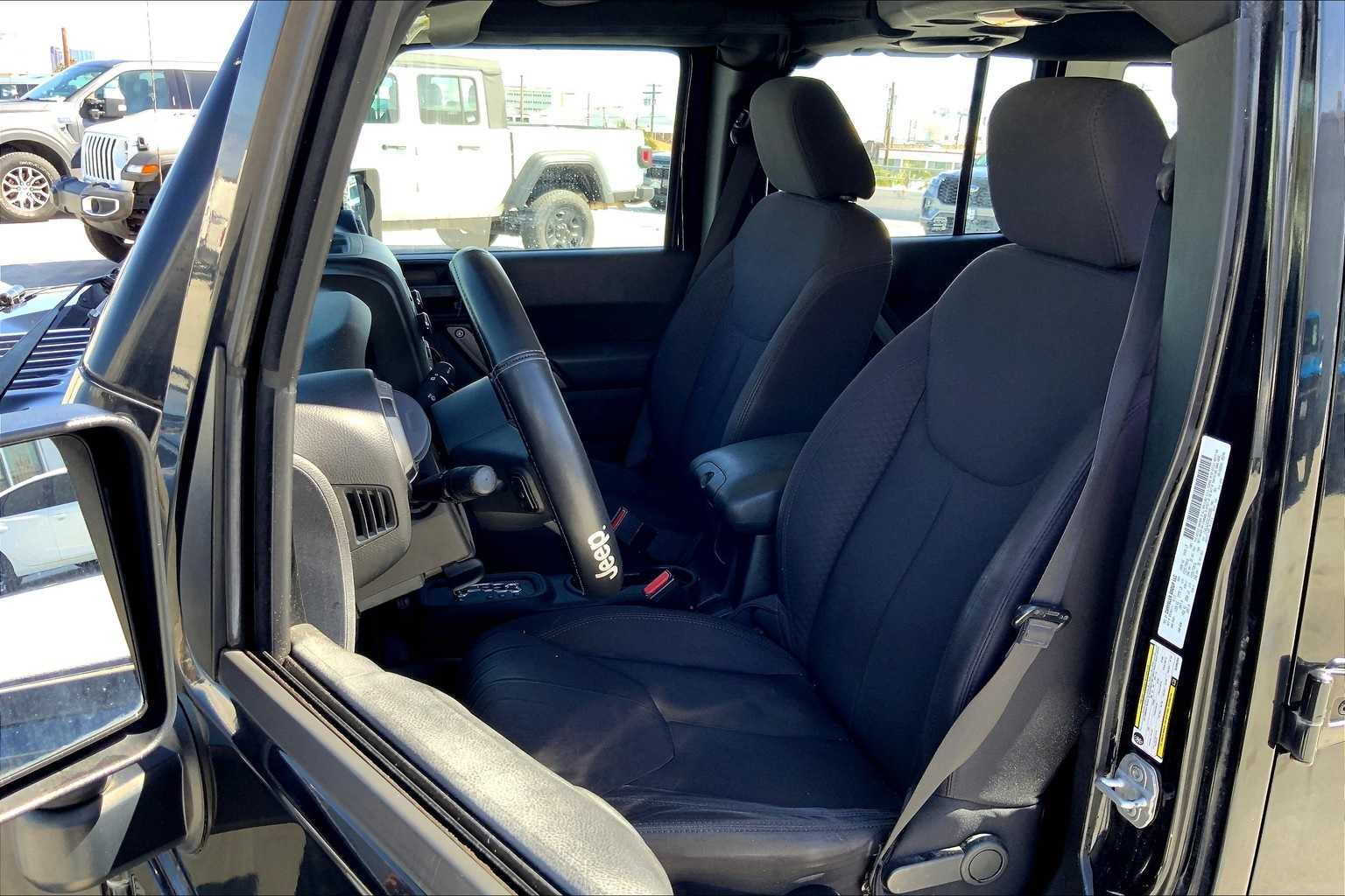 Thumbnail: 2013 Jeep Wrangler - 11