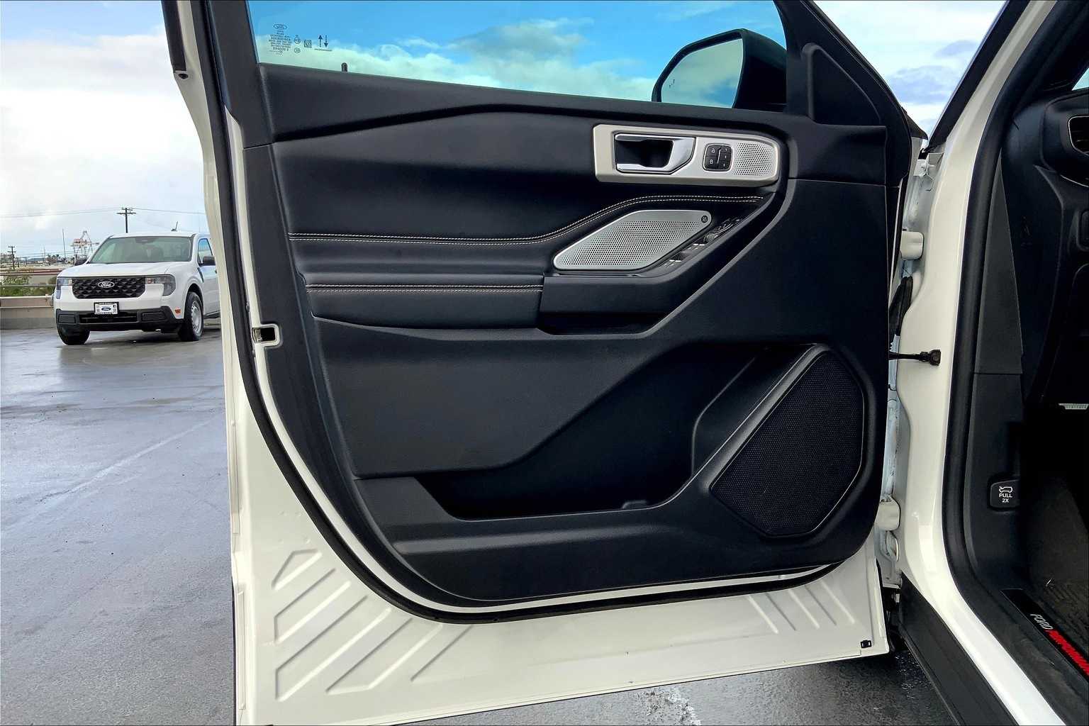 Thumbnail: 2020 Ford Explorer - 27