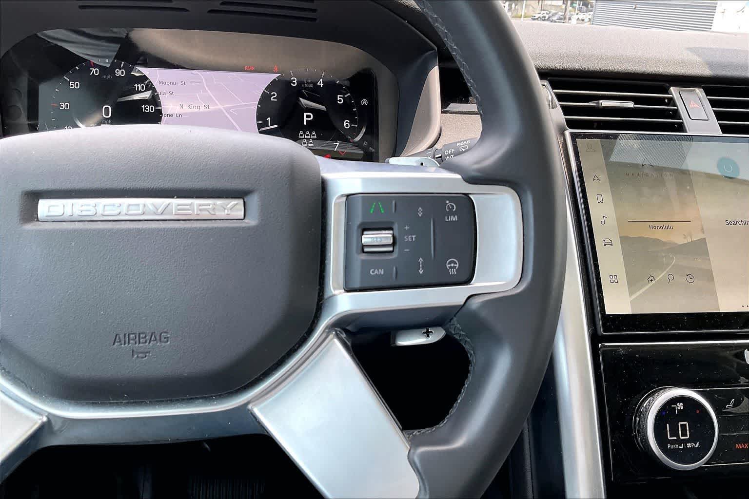 Thumbnail: 2024 Land Rover Discovery - 25