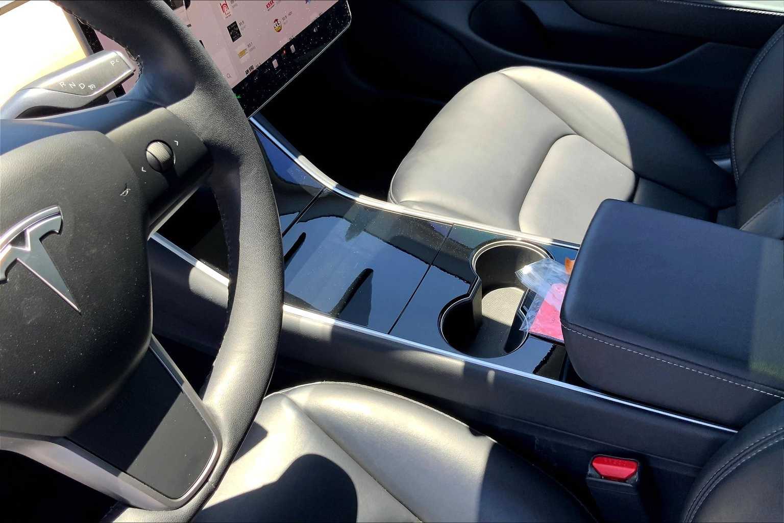 Thumbnail: 2019 Tesla Model 3 - 16