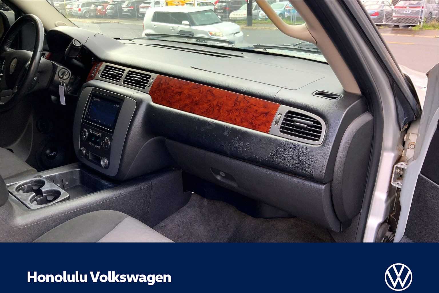 Thumbnail: 2011 GMC Yukon - 23