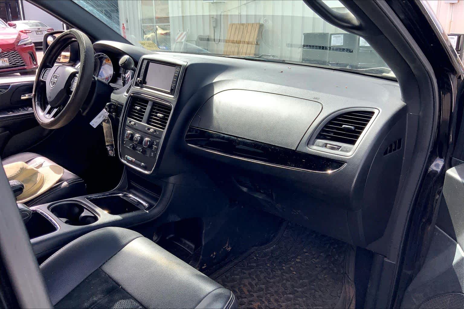 Thumbnail: 2019 Dodge Grand Caravan - 23