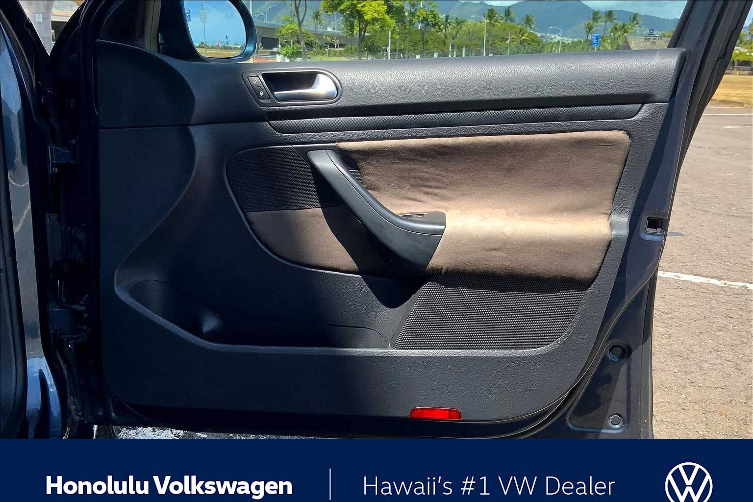 Thumbnail: 2010 Volkswagen Jetta - 27