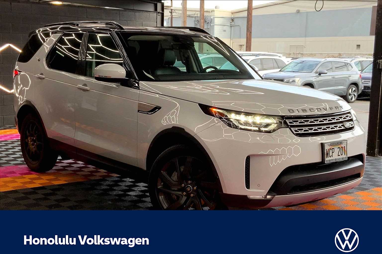 Thumbnail: 2020 Land Rover Discovery - 21