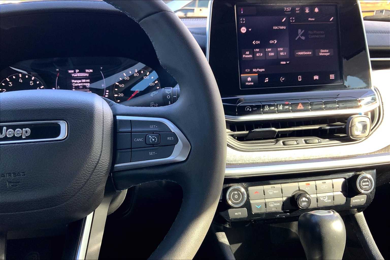 2022 Jeep Compass Latitude 24