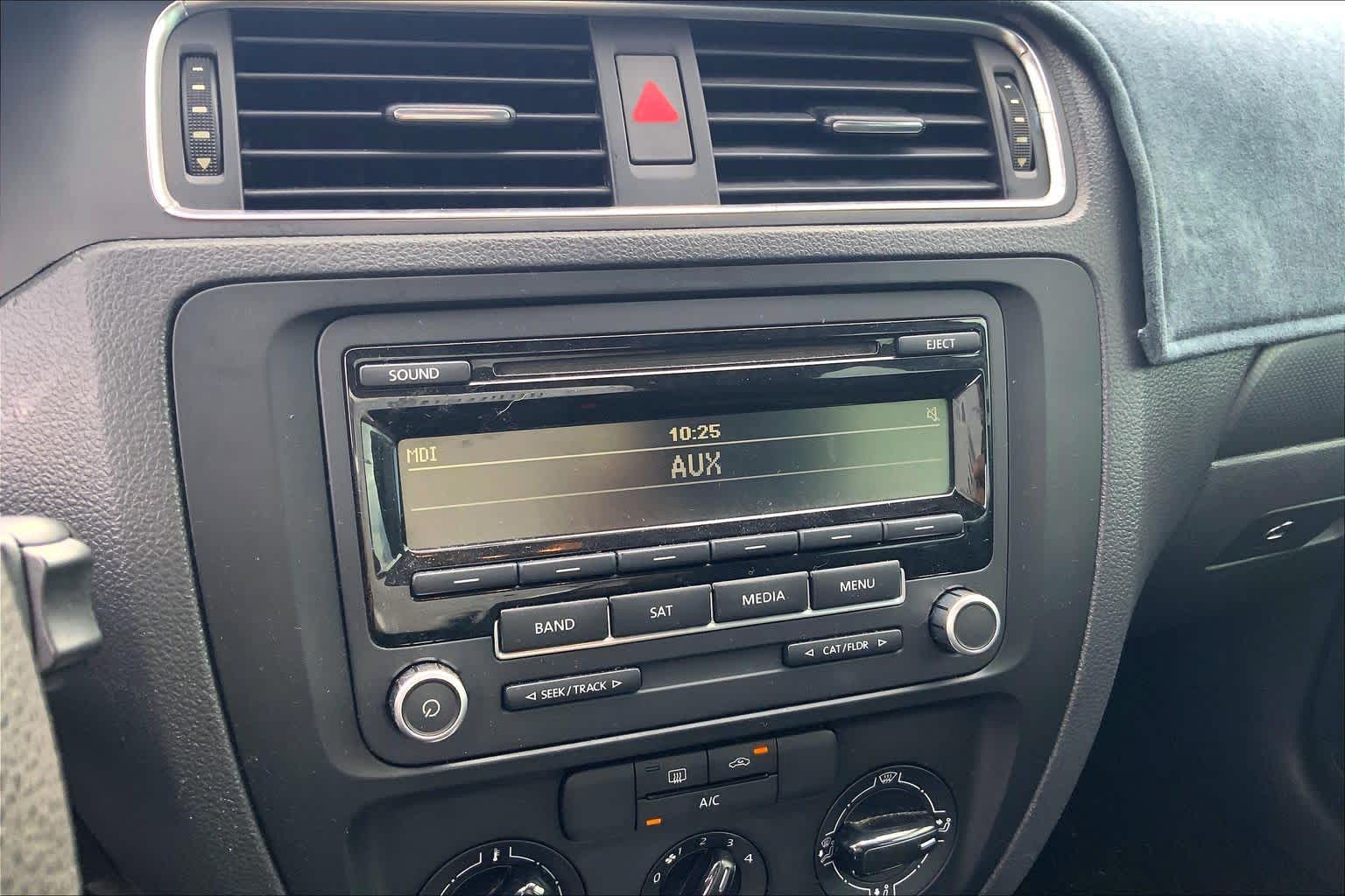 Thumbnail: 2014 Volkswagen Jetta - 26