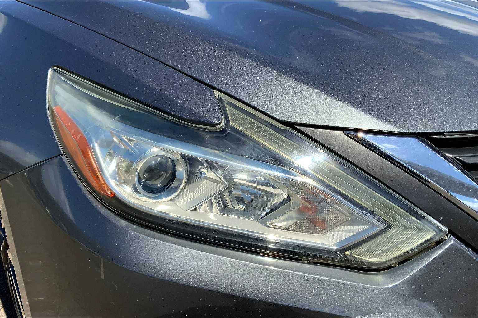 Thumbnail: 2016 Nissan Altima - 30
