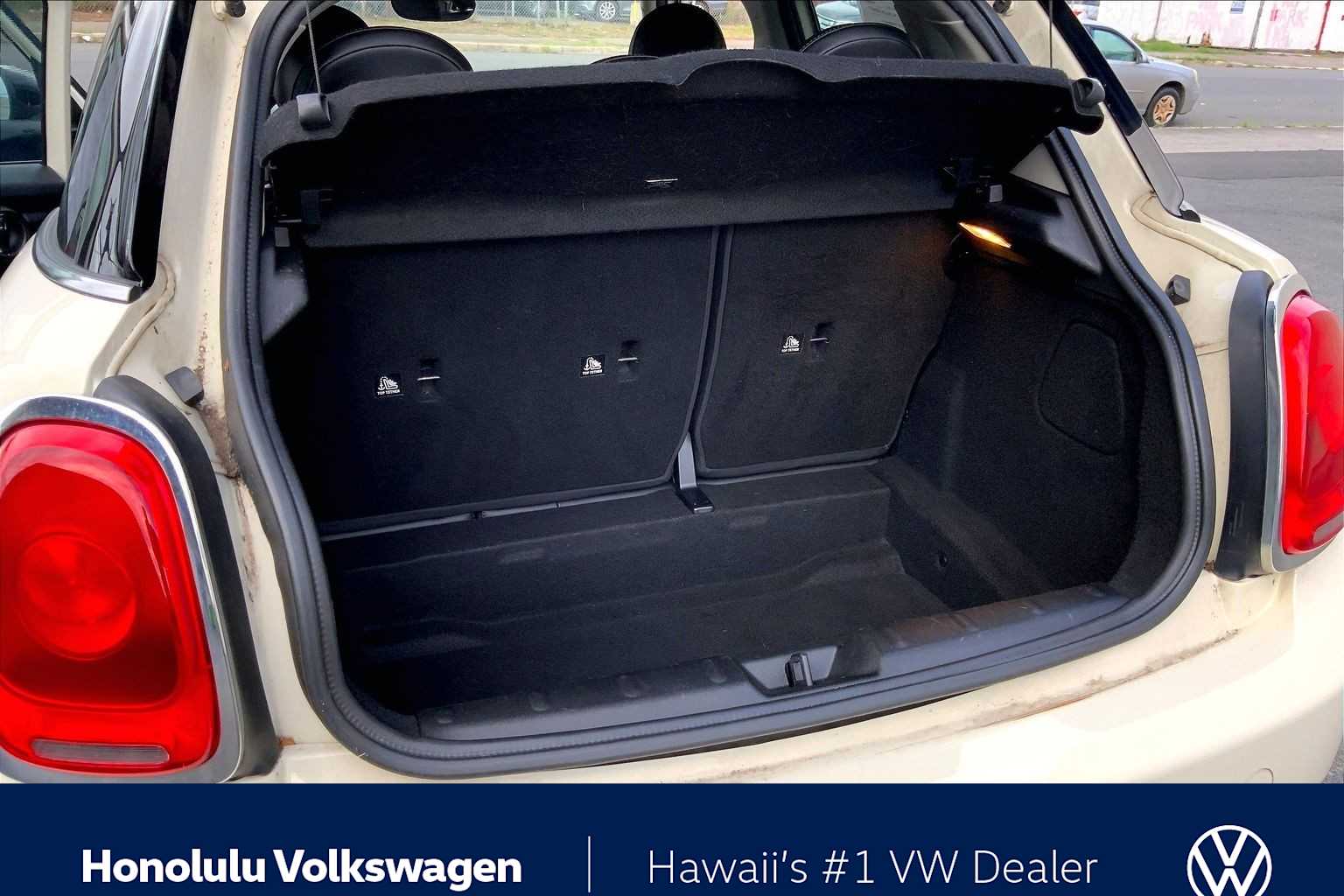 Thumbnail: 2017 MINI Cooper Hardtop - 17