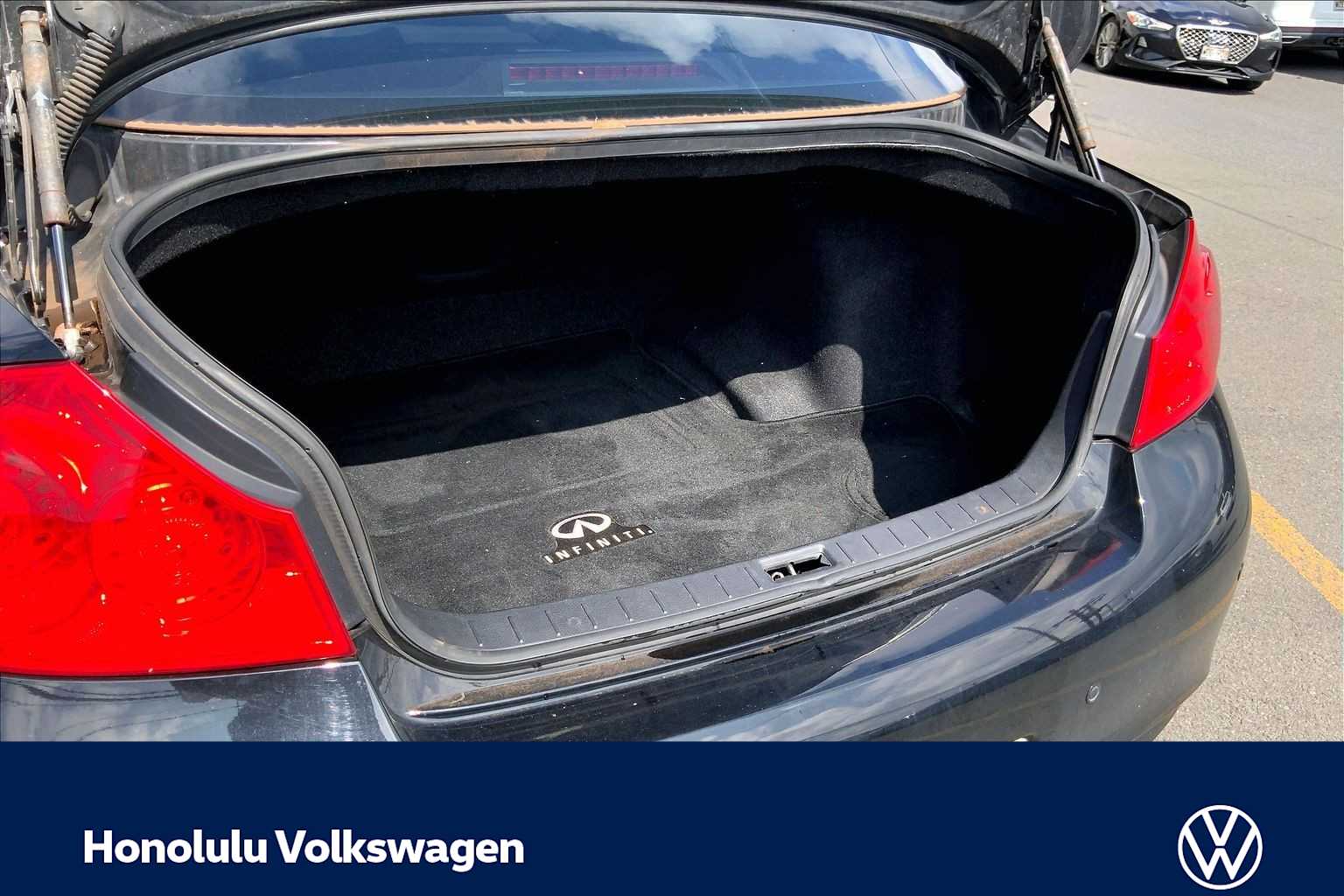 Thumbnail: 2010 INFINITI G37 - 17