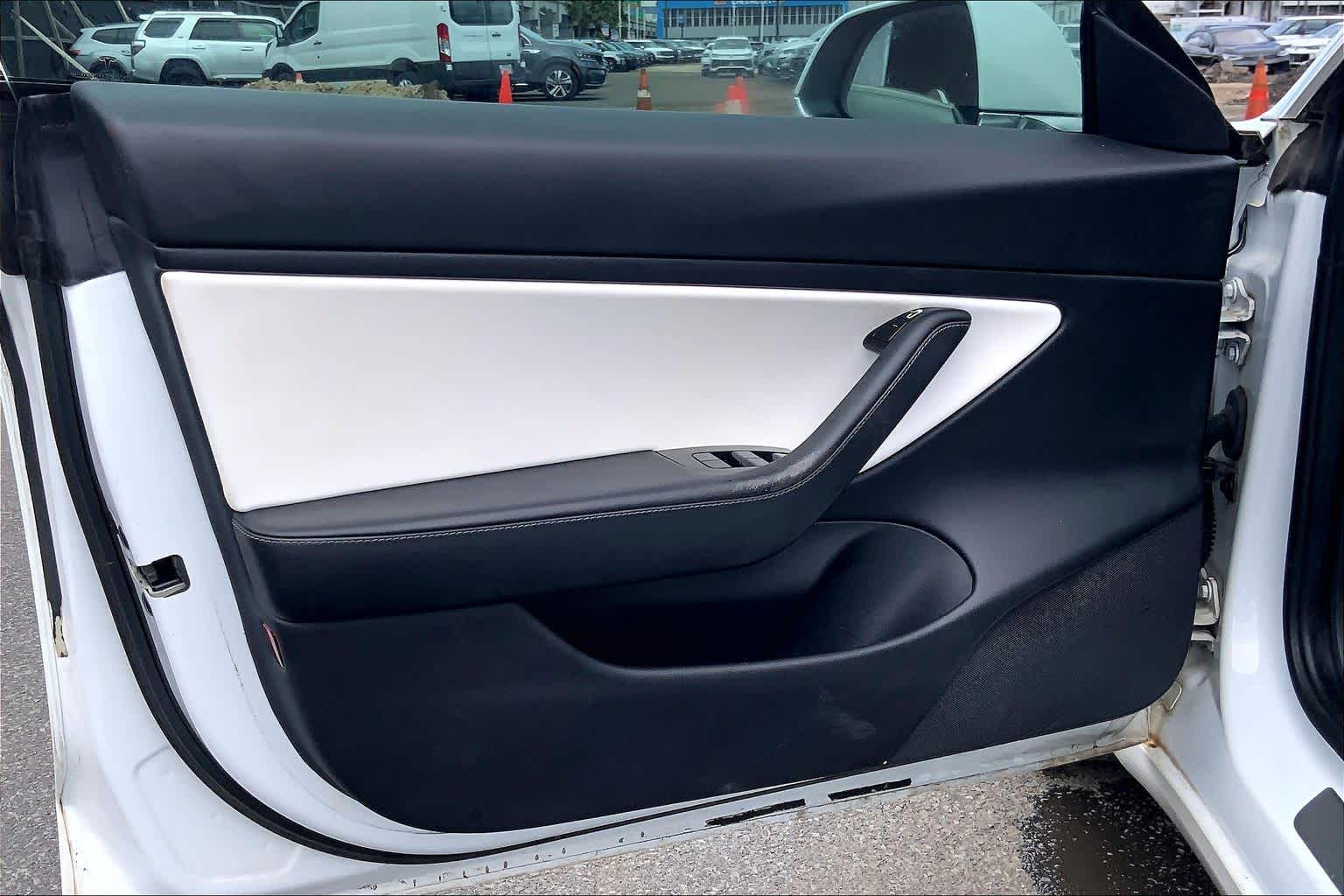 Thumbnail: 2020 Tesla Model 3 - 27