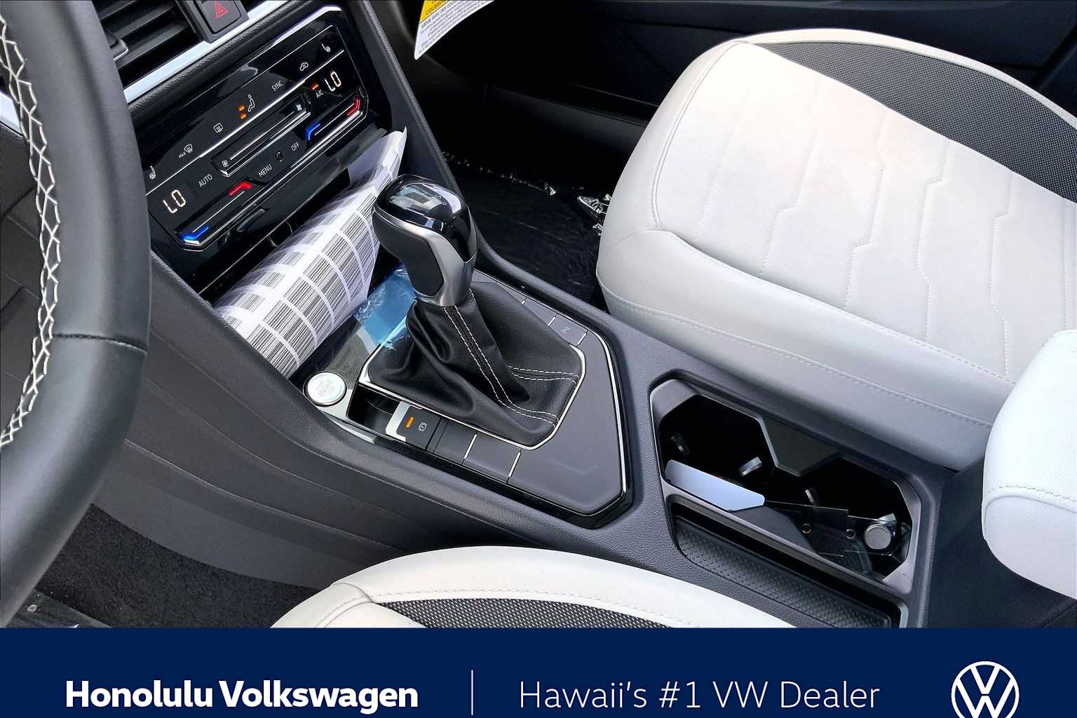 Thumbnail: 2025 Volkswagen Taos - 17