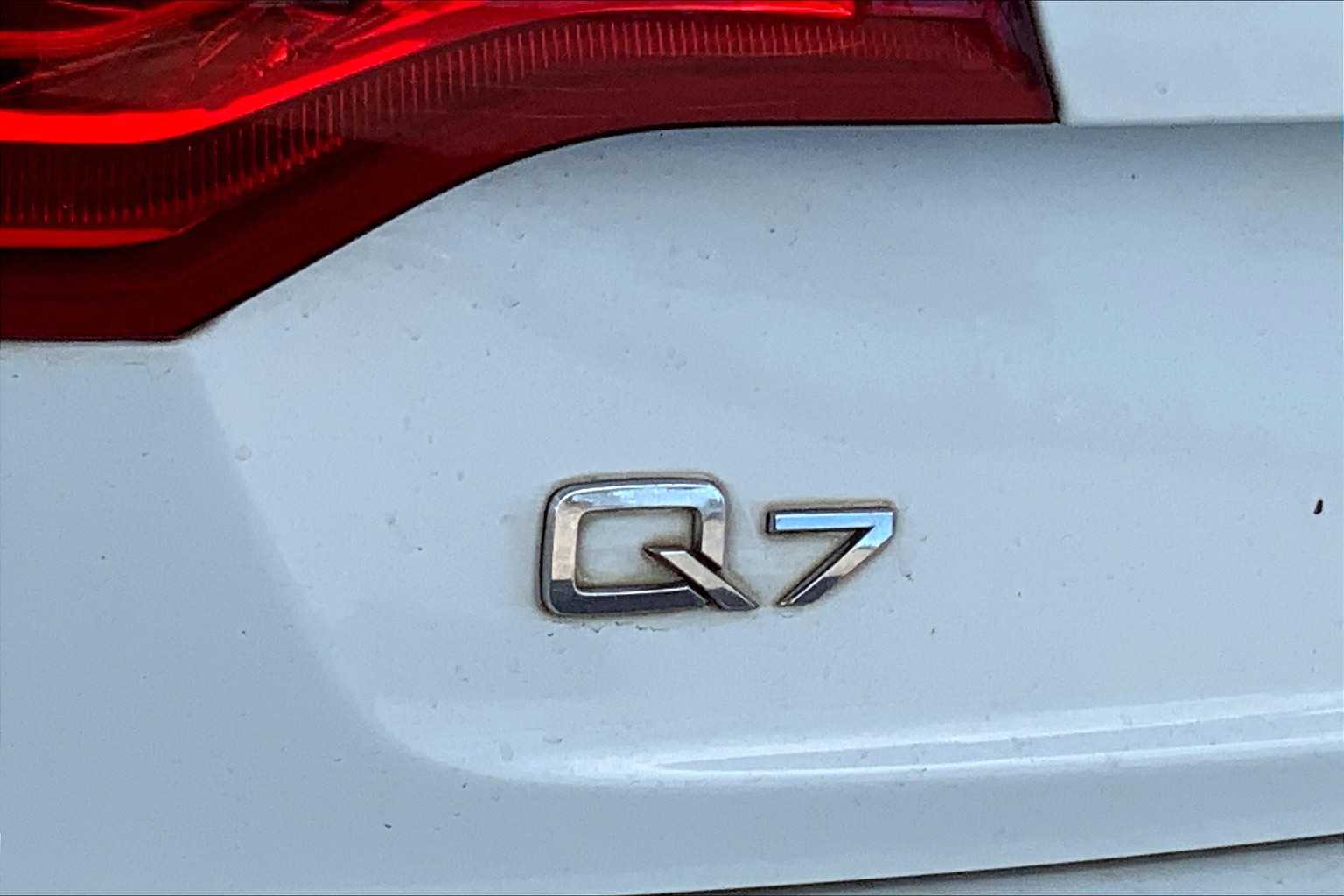 Thumbnail: 2015 Audi Q7 - 7