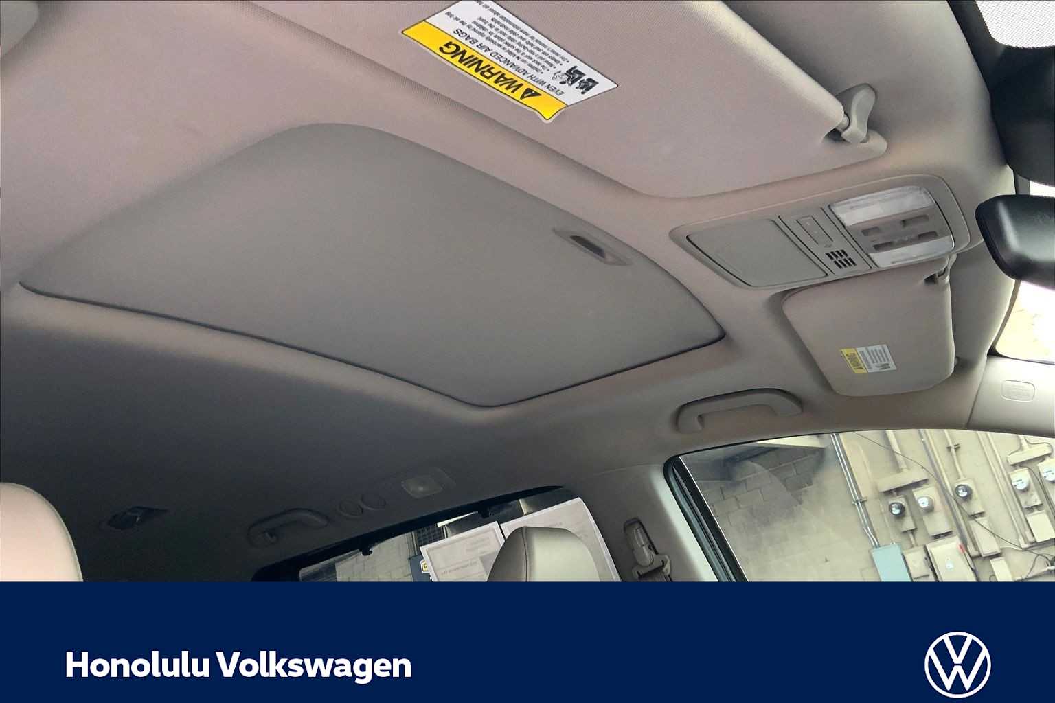 Thumbnail: 2015 Honda Odyssey - 30