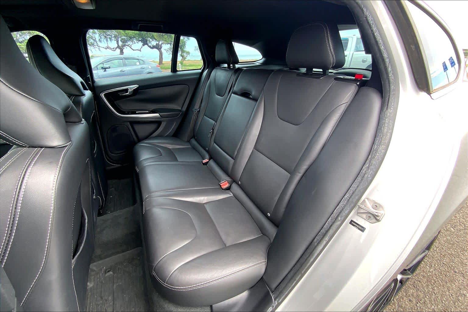 Thumbnail: 2016 Volvo V60 - 29