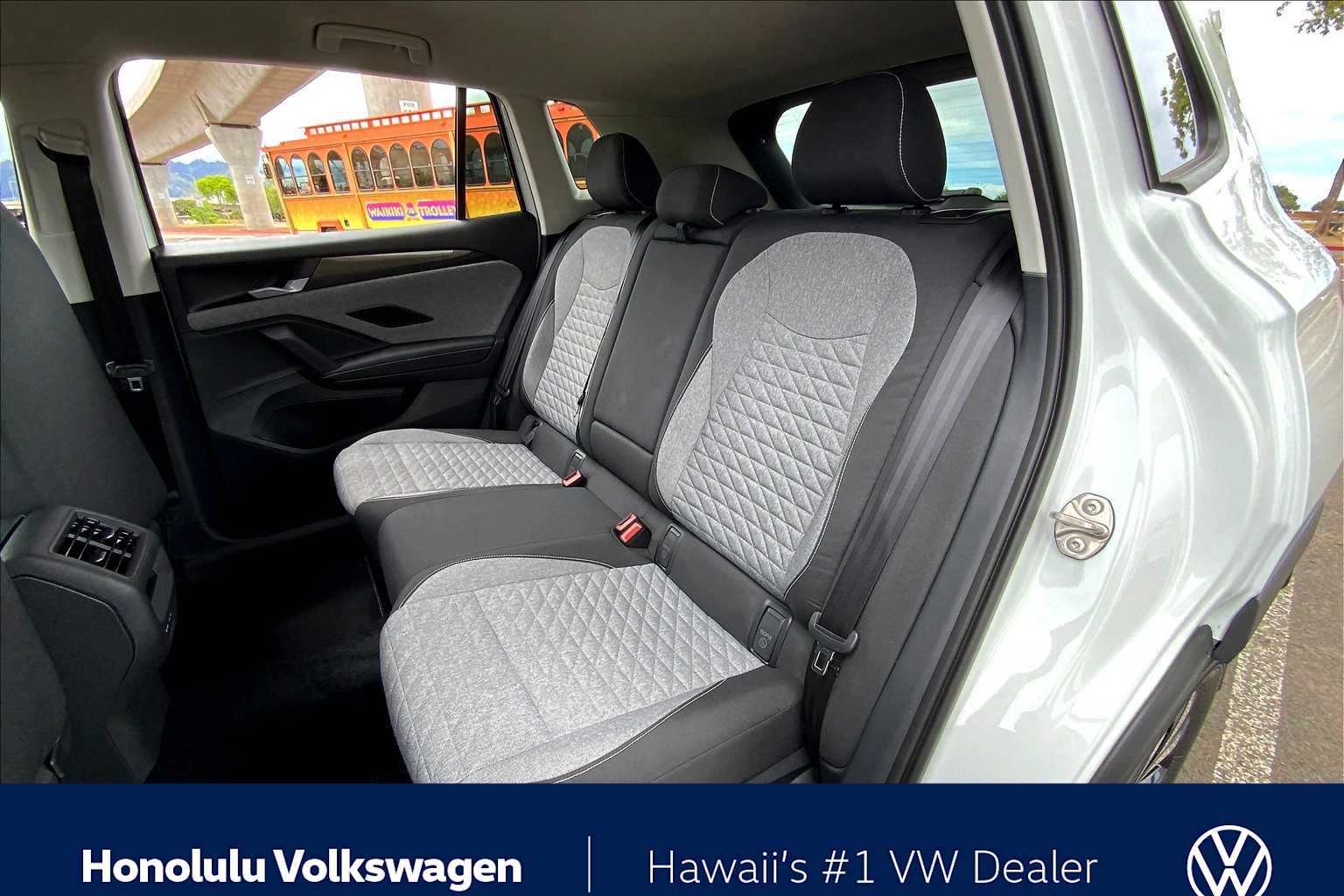 Thumbnail: 2025 Volkswagen Tiguan - 13