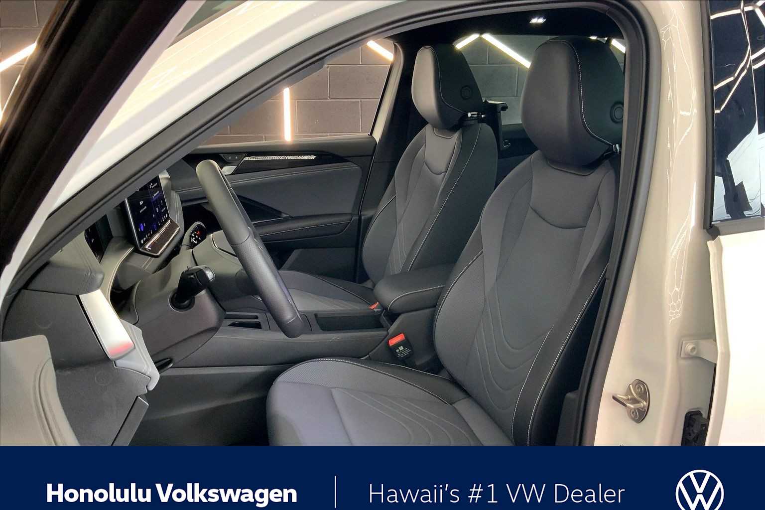 Thumbnail: 2025 Volkswagen Tiguan - 11