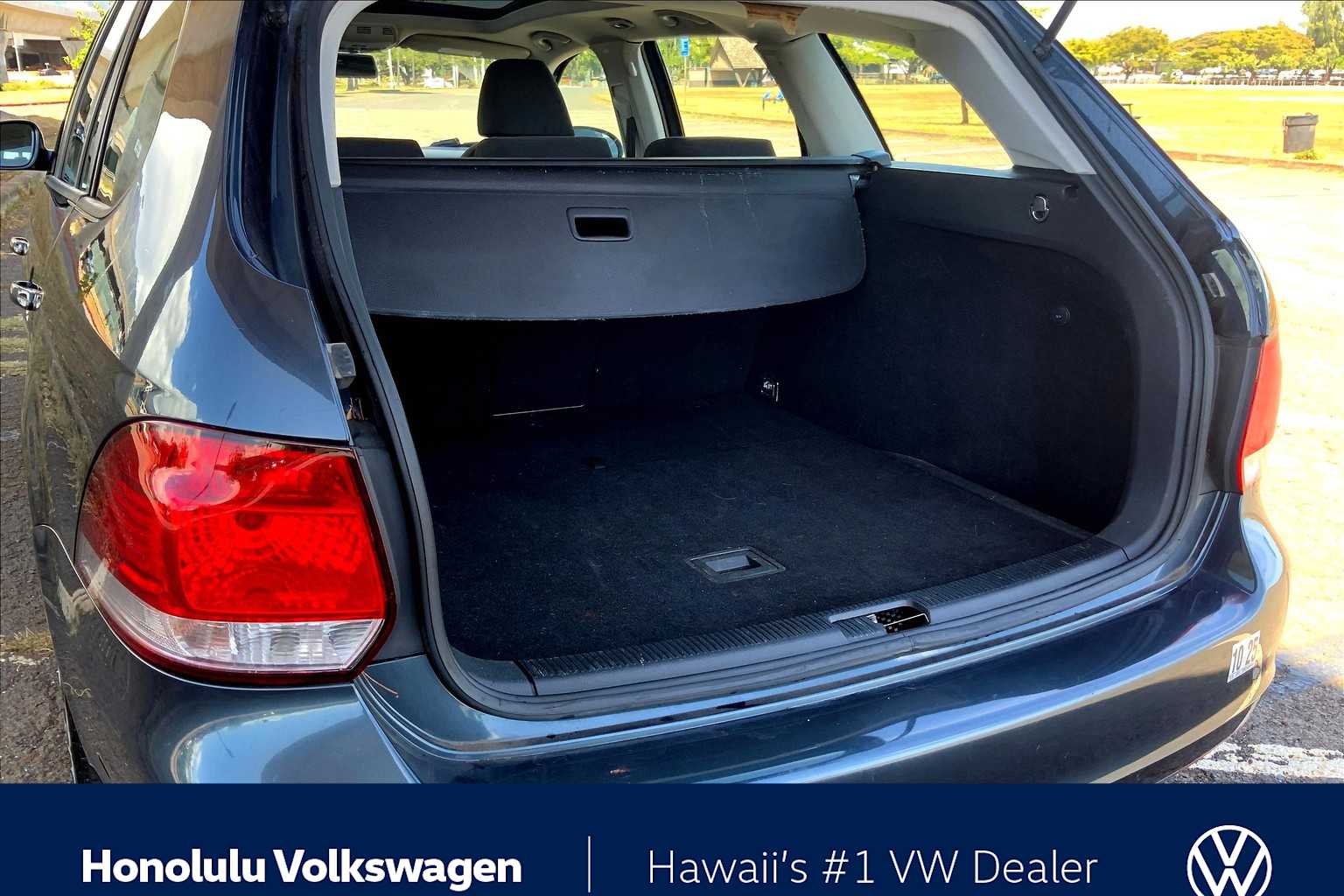Thumbnail: 2010 Volkswagen Jetta - 17