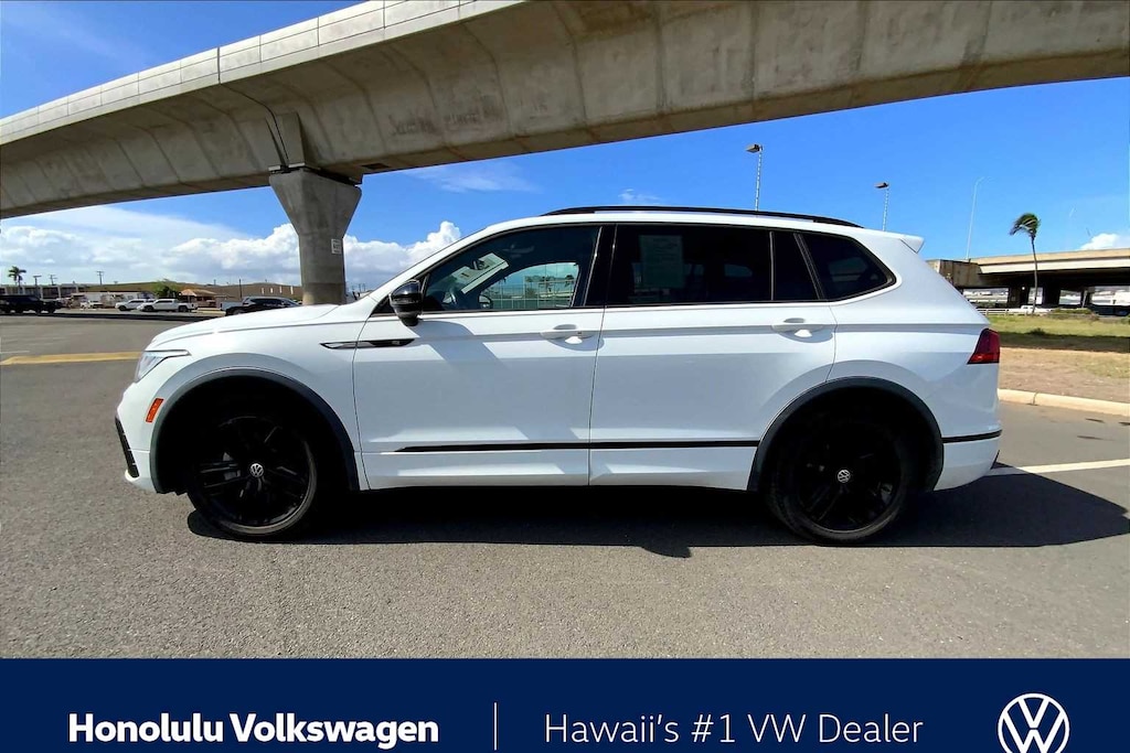 2022 Volkswagen Tiguan SE R-Line Black photo 4