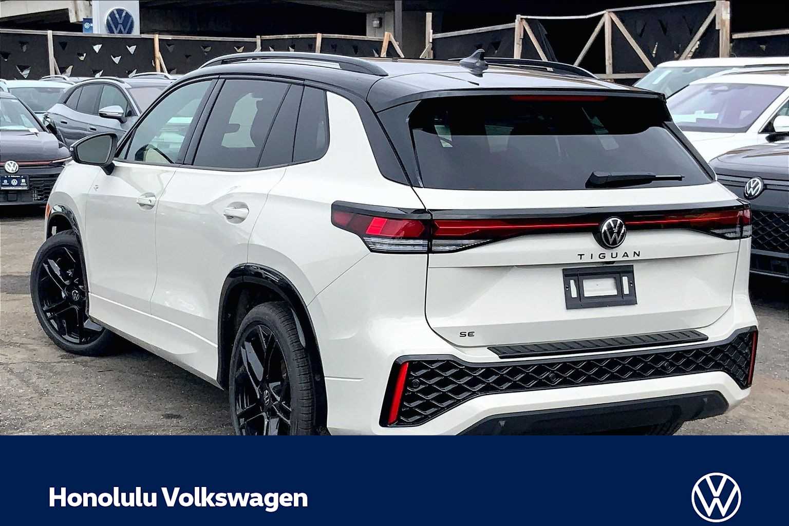 Thumbnail: 2026 Volkswagen Tiguan - 4