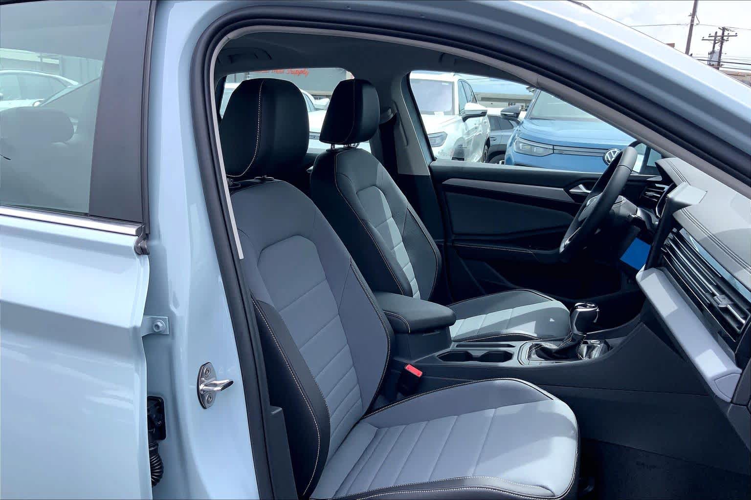 Thumbnail: 2026 Volkswagen Jetta - 14