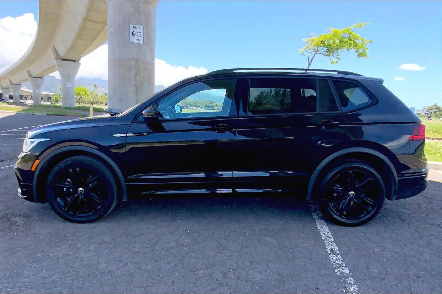 Thumbnail: 2022 Volkswagen Tiguan - 3