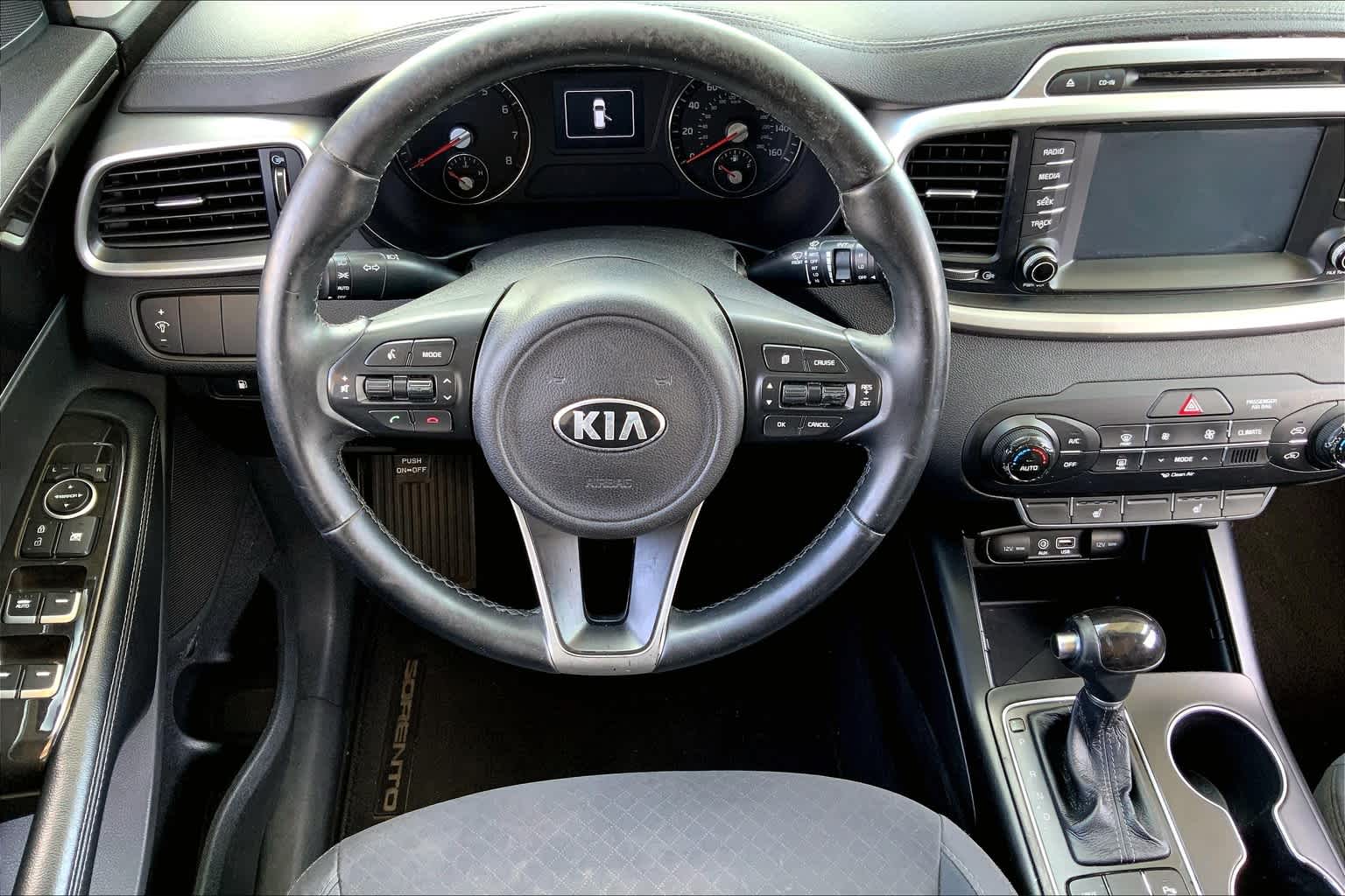 Thumbnail: 2017 Kia Sorento - 13