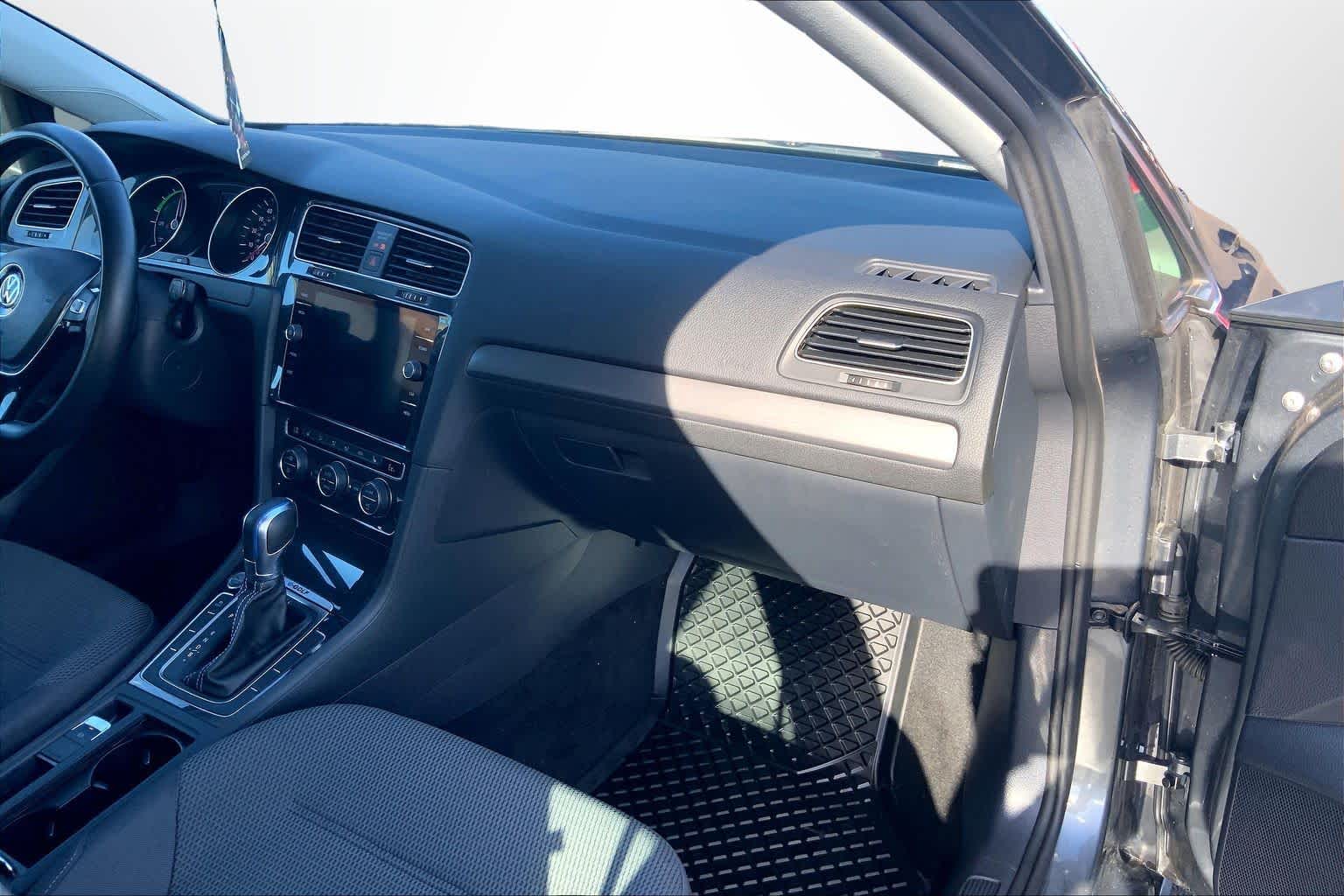 2019 Volkswagen e-Golf e-Golf SE - Photo 22