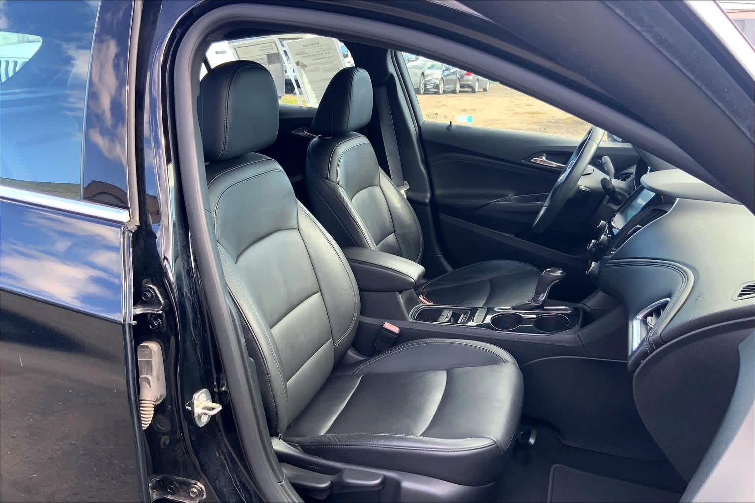 Thumbnail: 2017 Chevrolet Cruze - 12