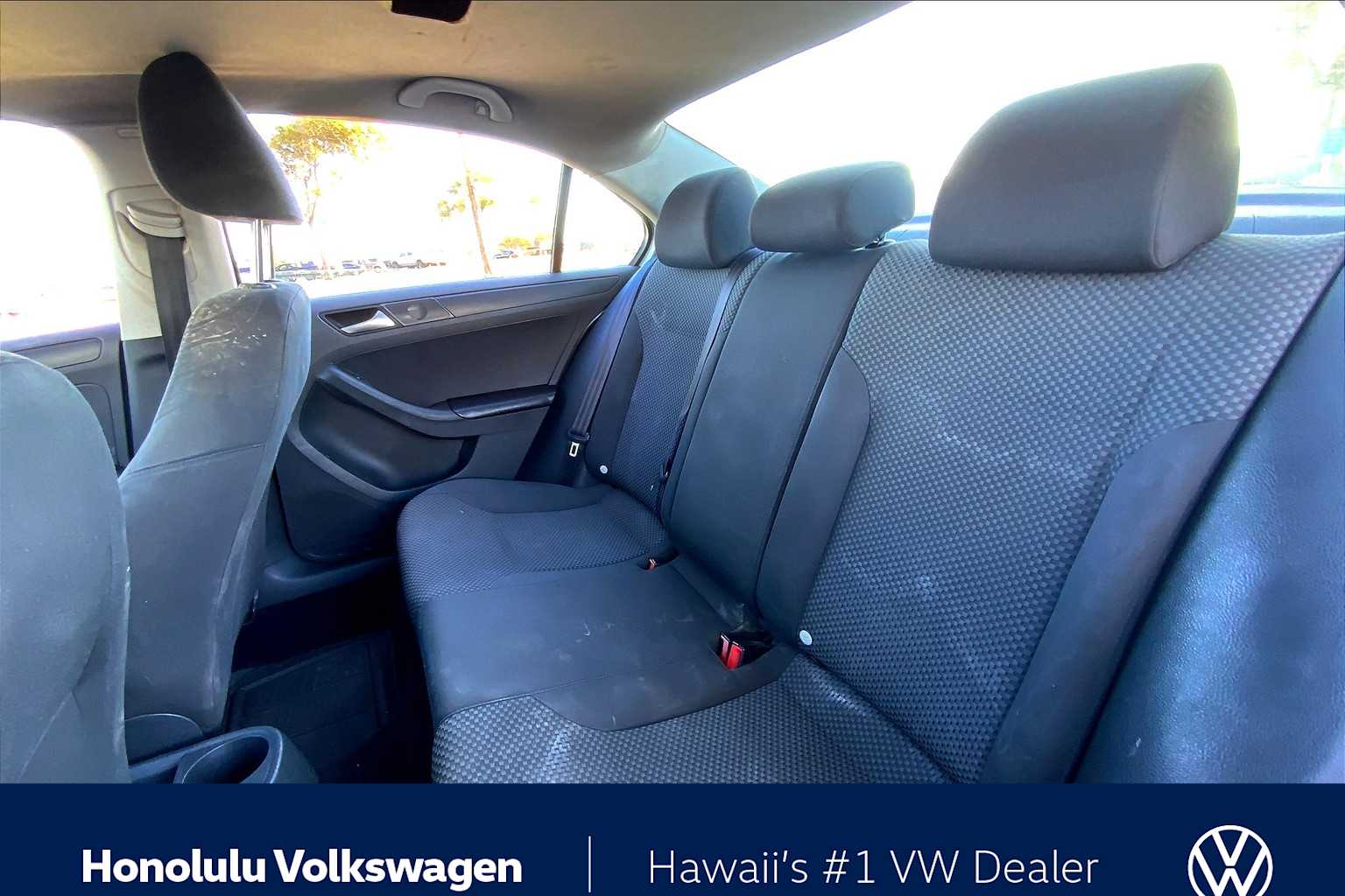 Thumbnail: 2013 Volkswagen Jetta - 28