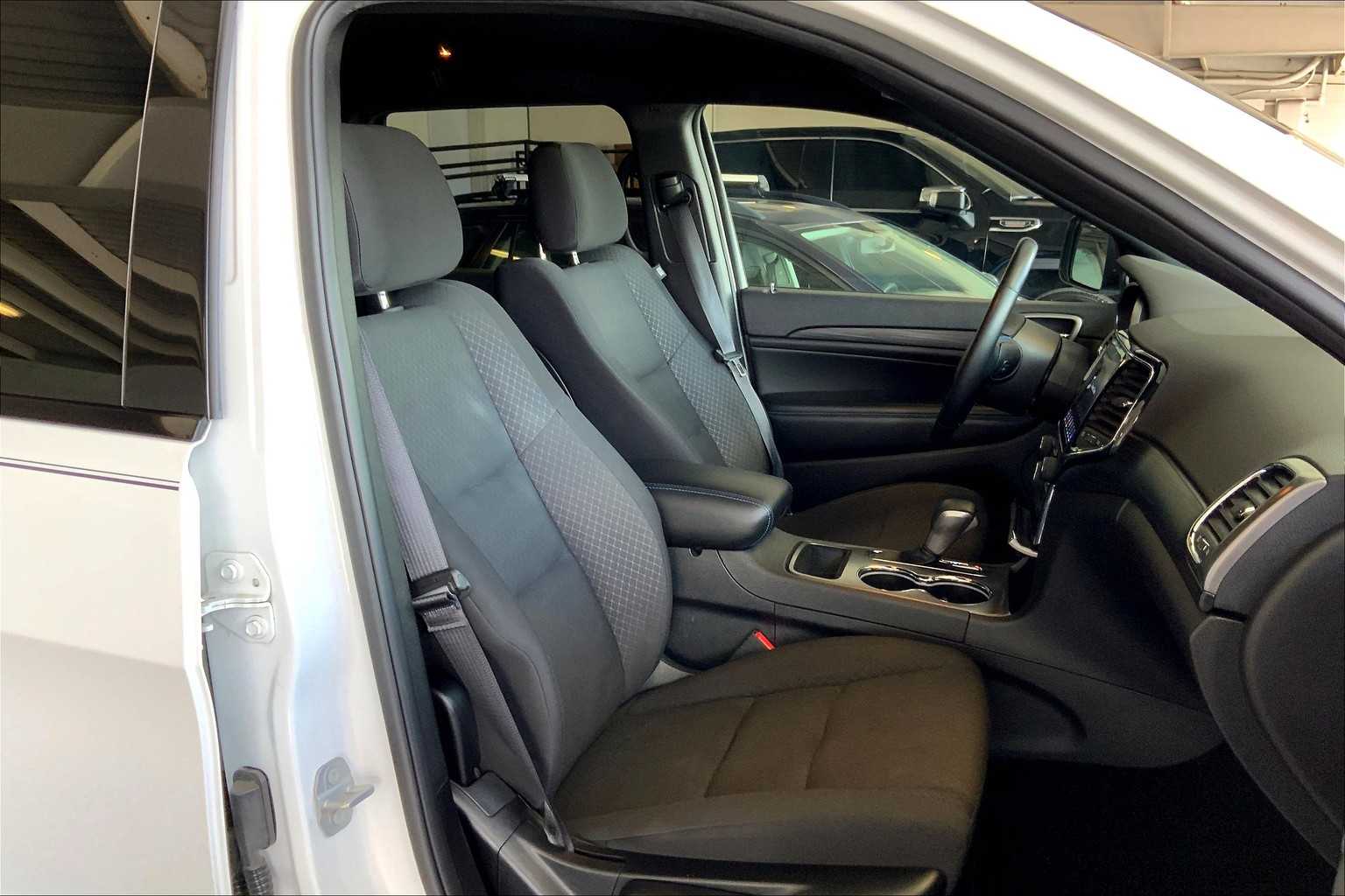 Thumbnail: 2019 Jeep Grand Cherokee - 12