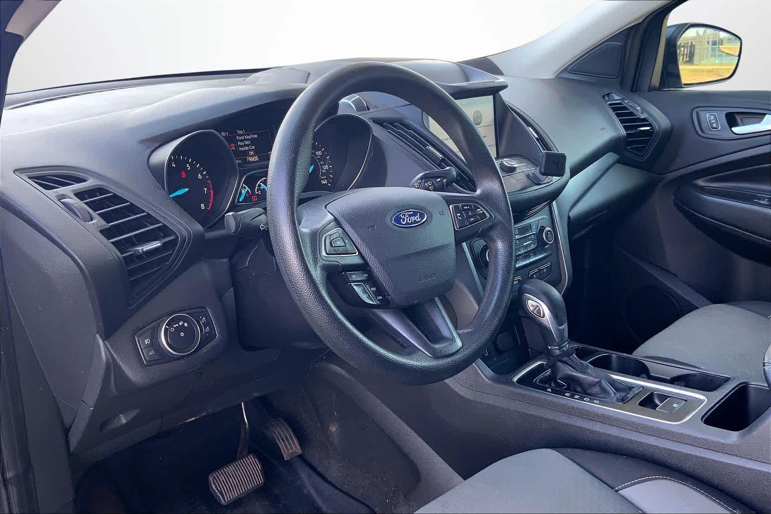 Used 2019 Ford Escape SE with VIN 1FMCU9GD0KUA95388 for sale in Honolulu, HI