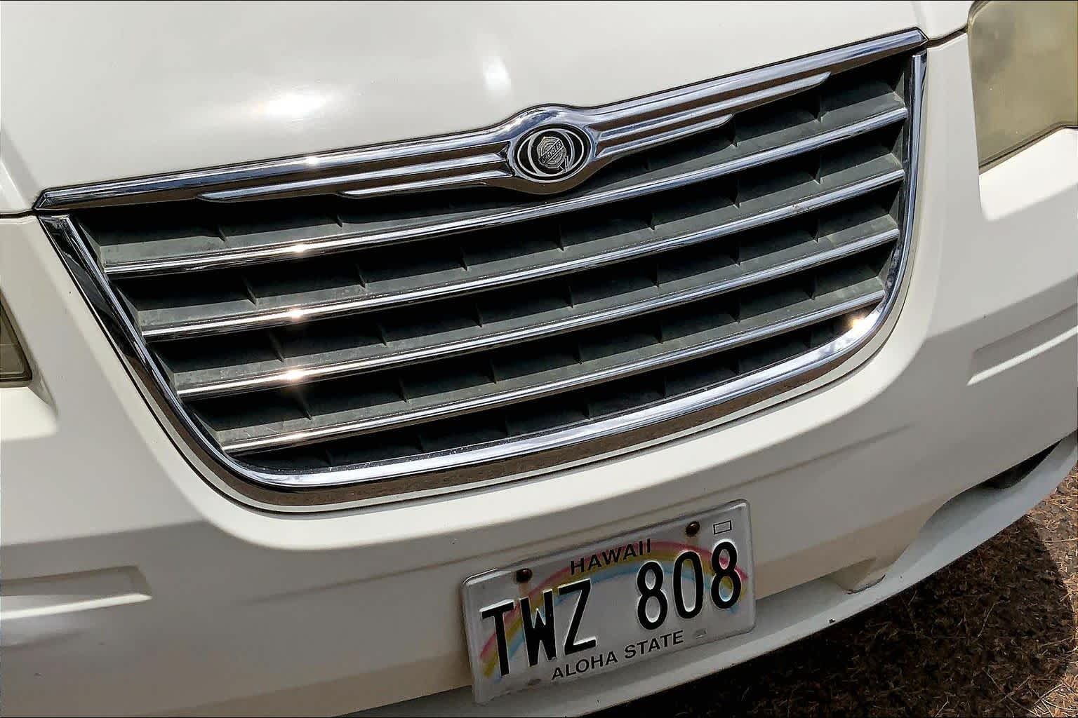 Thumbnail: 2009 Chrysler Town & Country - 33