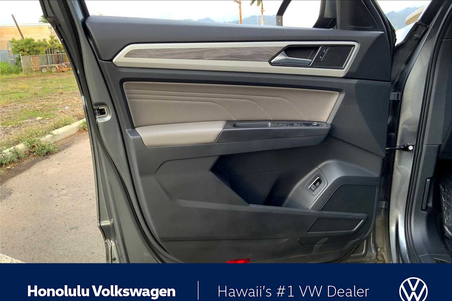 Thumbnail: 2021 Volkswagen Atlas - 26