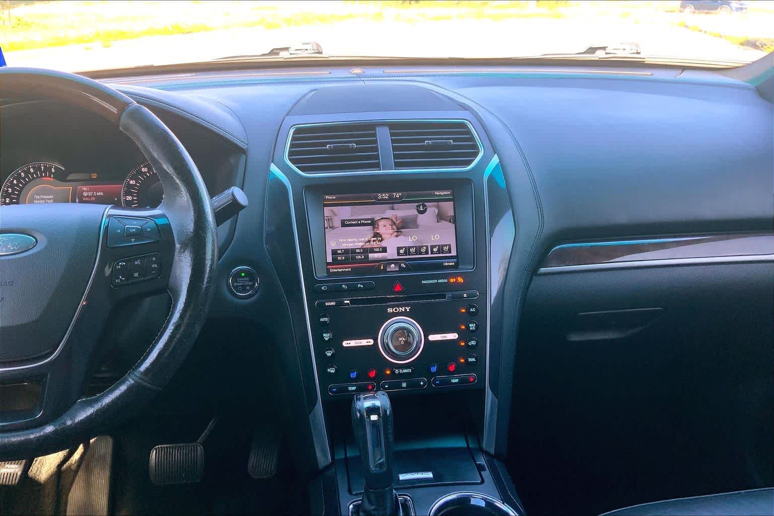 Thumbnail: 2016 Ford Explorer - 15
