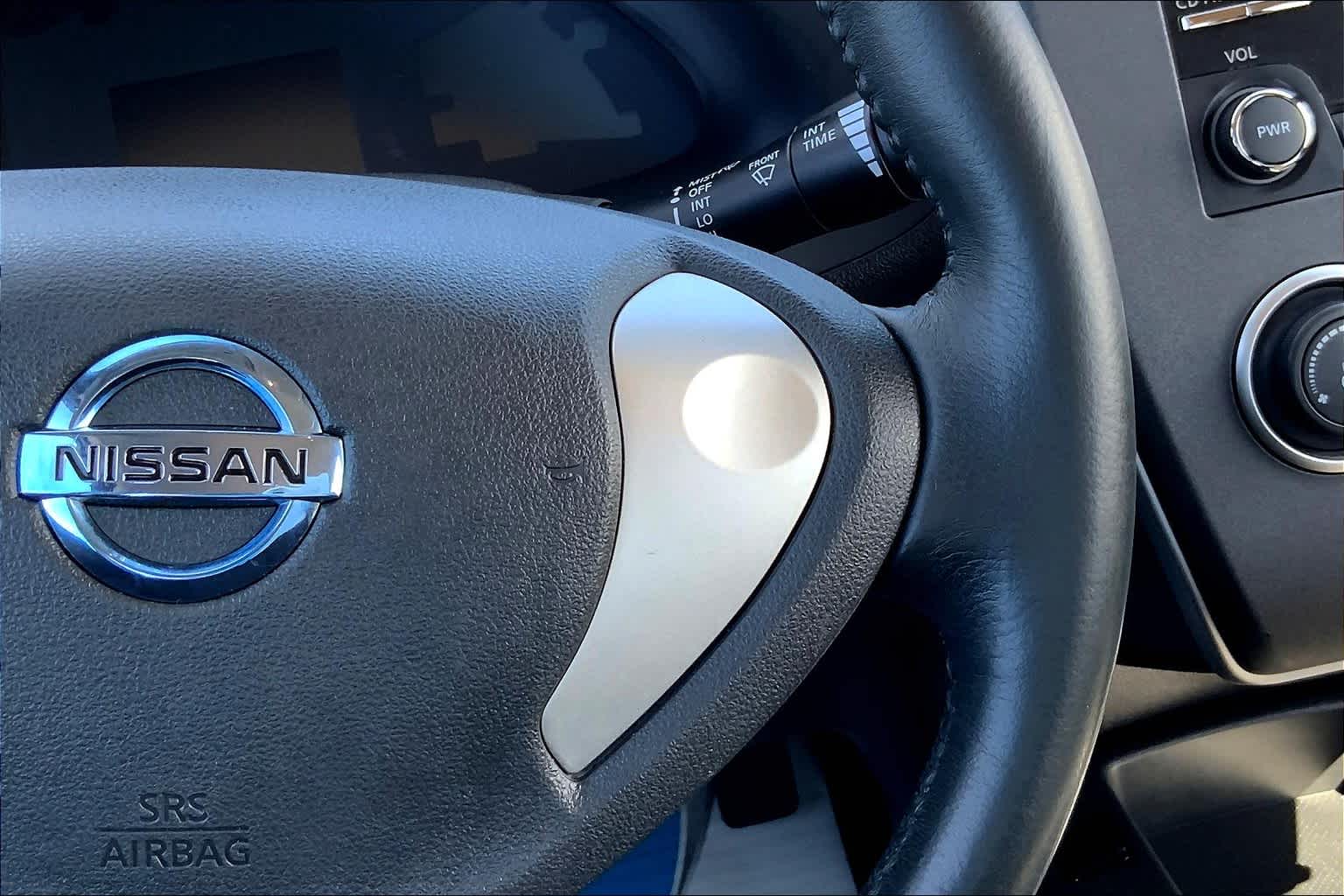2013 Nissan Leaf S 23